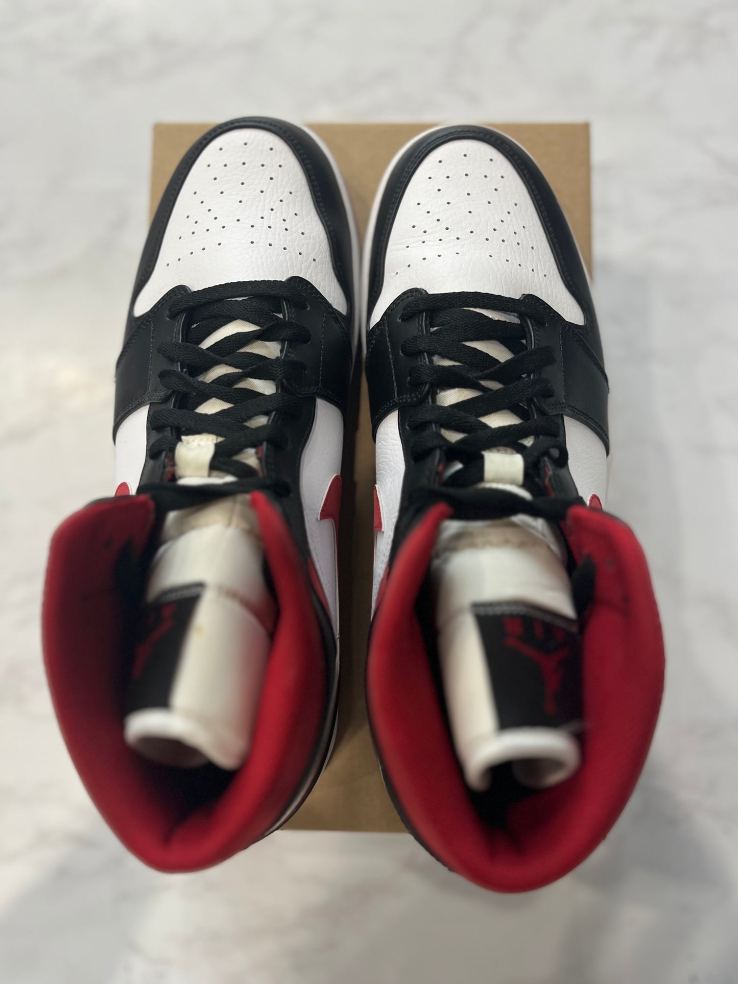 Jordan 1 Mid Black Gym Red PRE-OWNED