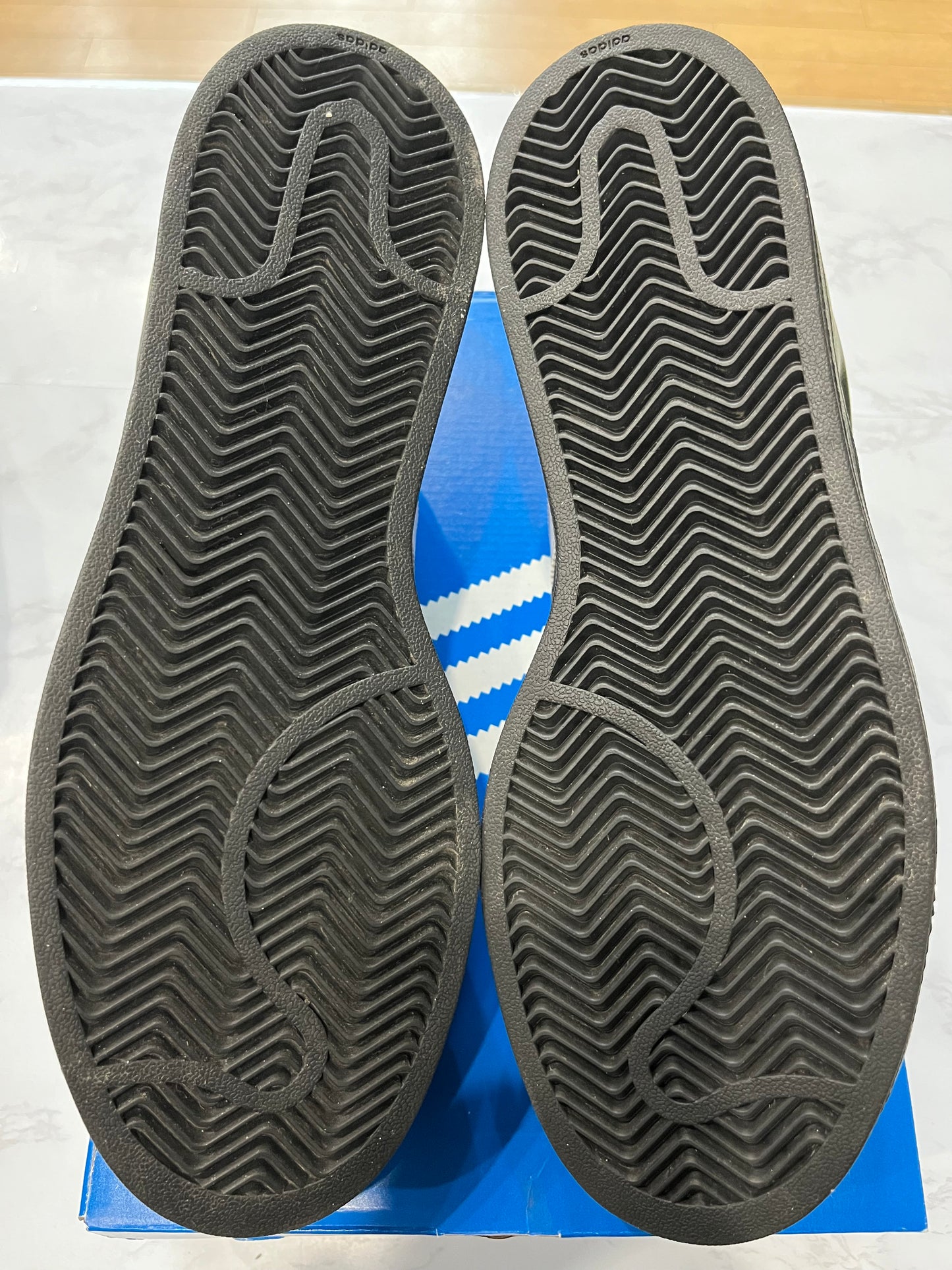 Superstar 2 Black White PRE-OWNED