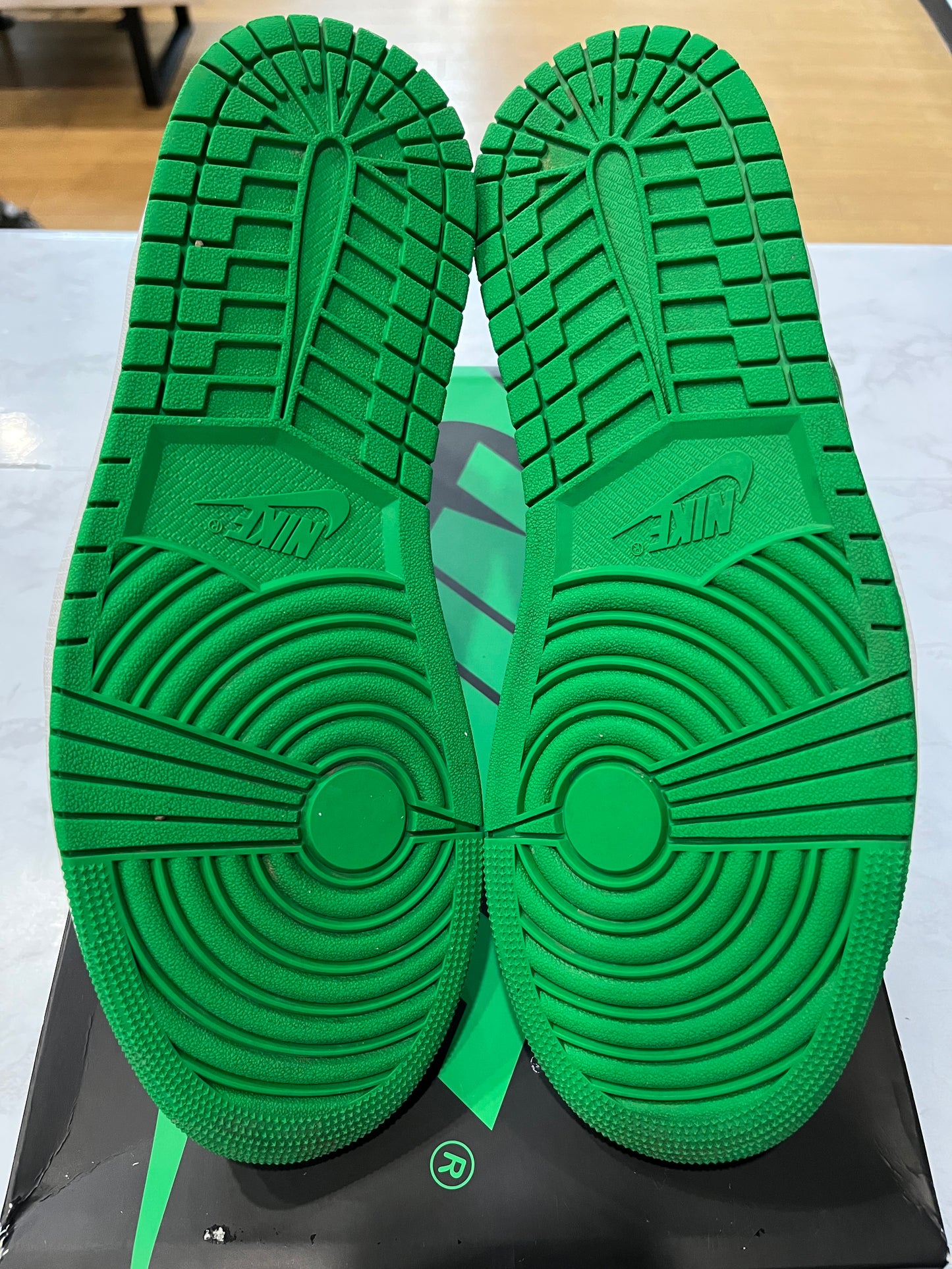 Jordan 1 Retro High OG Lucky Green PRE-OWNED