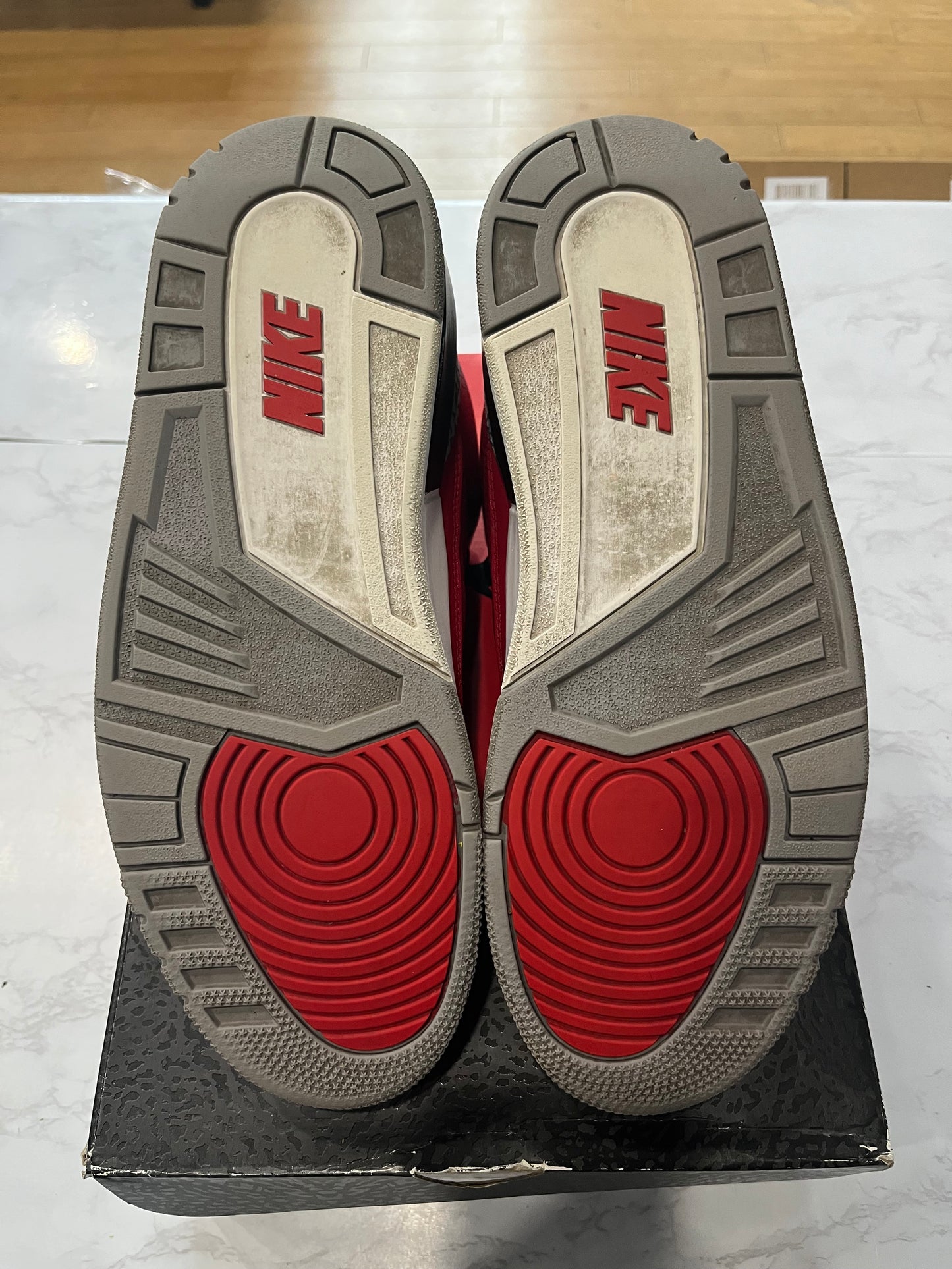 Jordan 3 Retro SE Unite PRE-OWNED