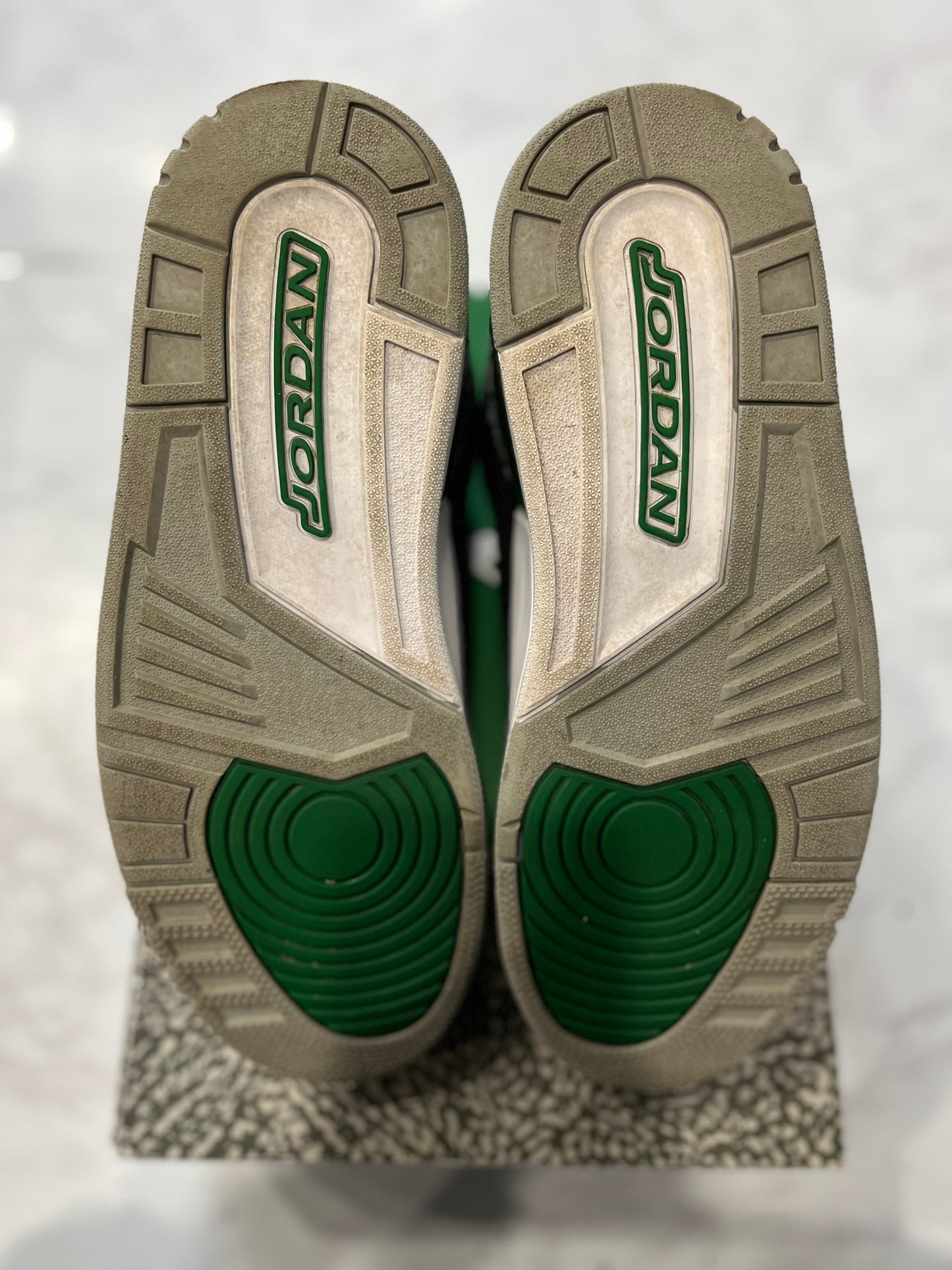 Jordan 3 Retro Pine Green PRE-OWNED