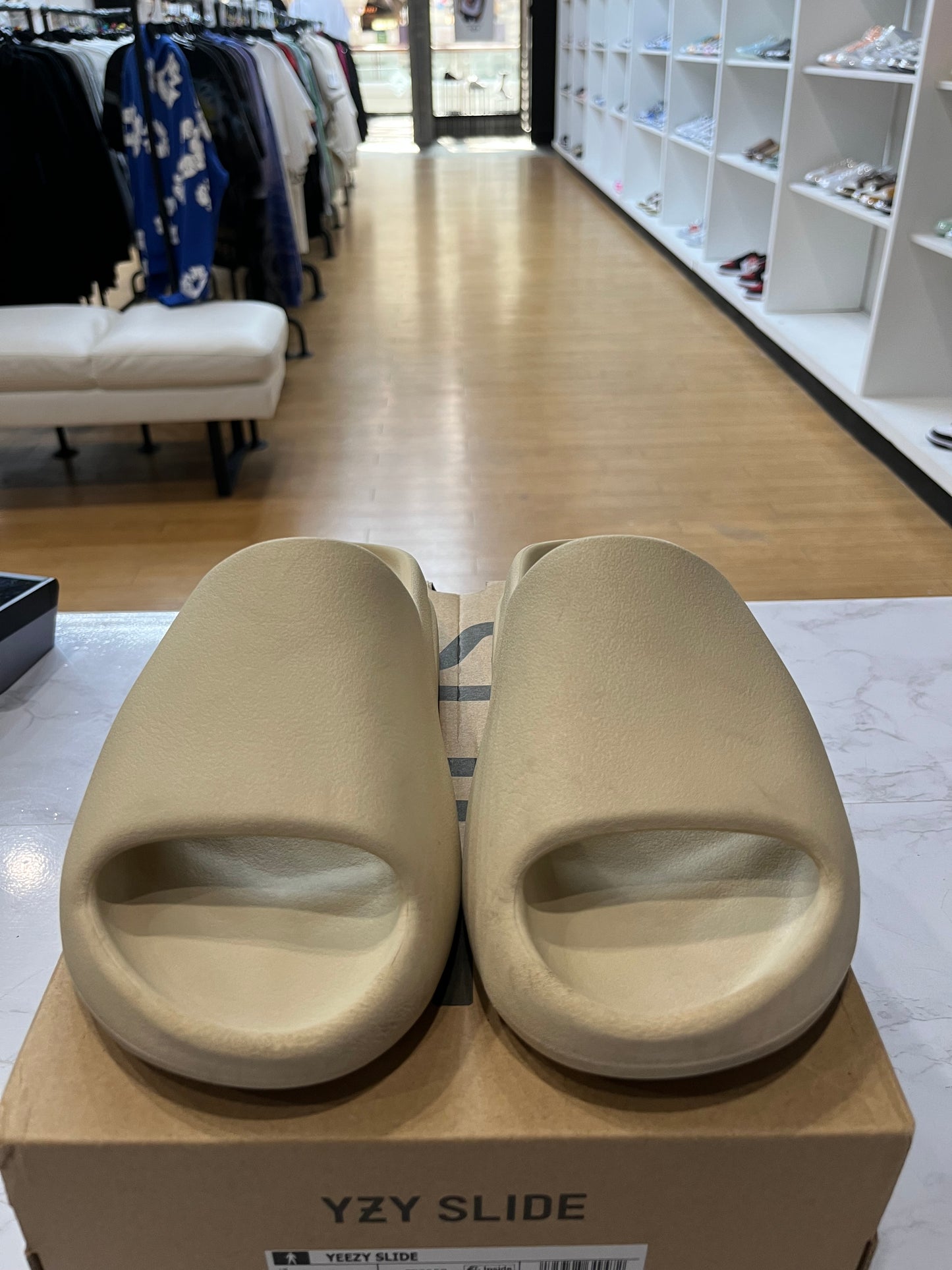 Yeezy Slides Bone 2022 Pre Owned
