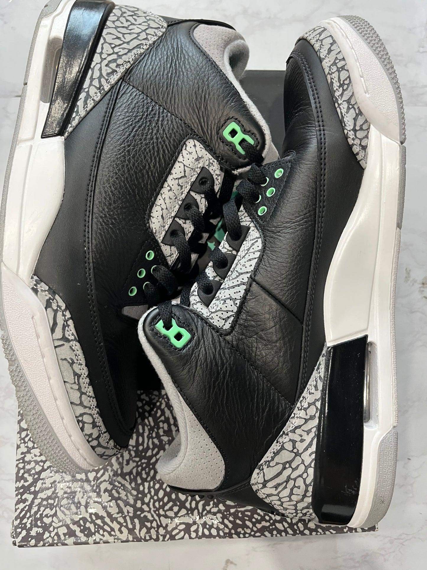 Jordan 3 Retro Green Glow PRE-OWNED
