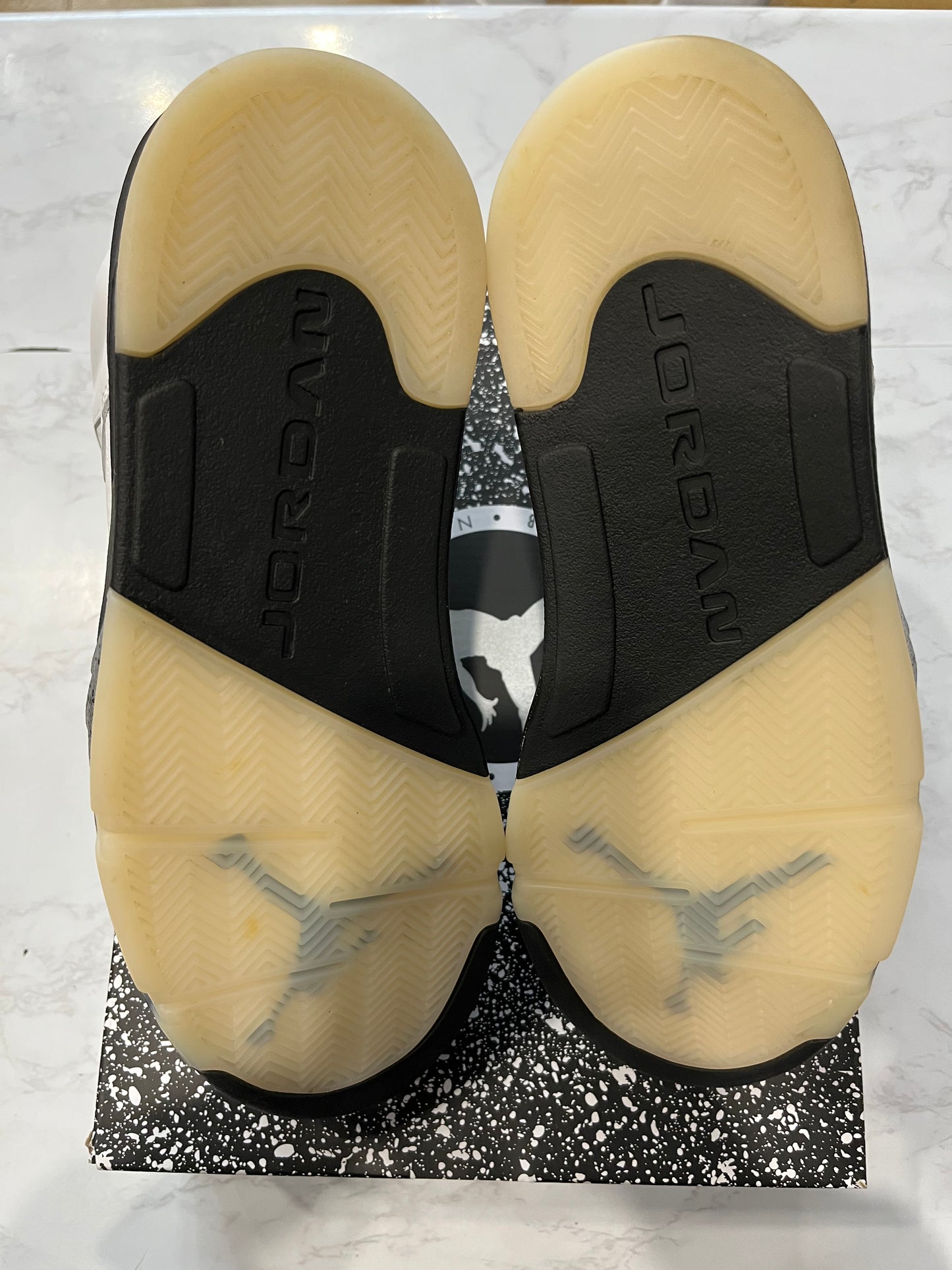 Jordan 5 Retro White Black PRE-OWNED