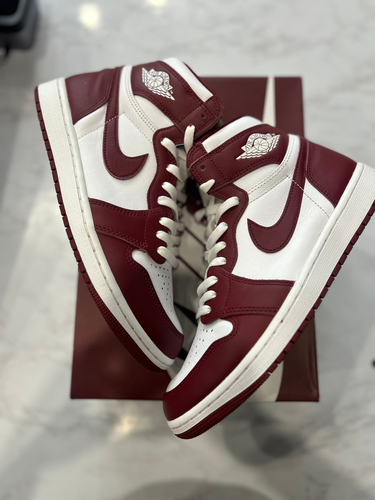 Jordan 1 Retro High OG Artisanal Red PRE-OWNED