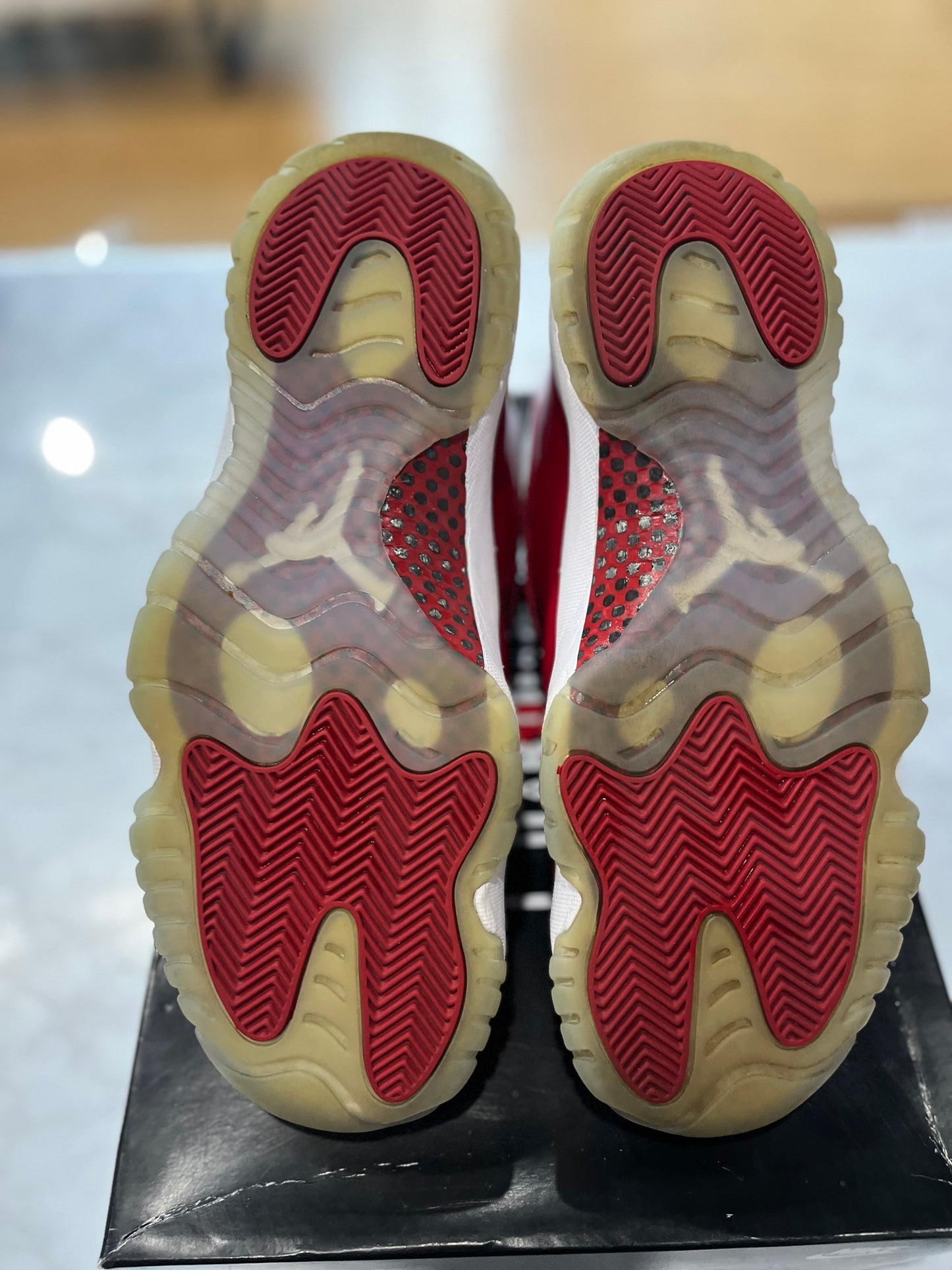 Jordan 11 Retro Cherry PRE-OWNED