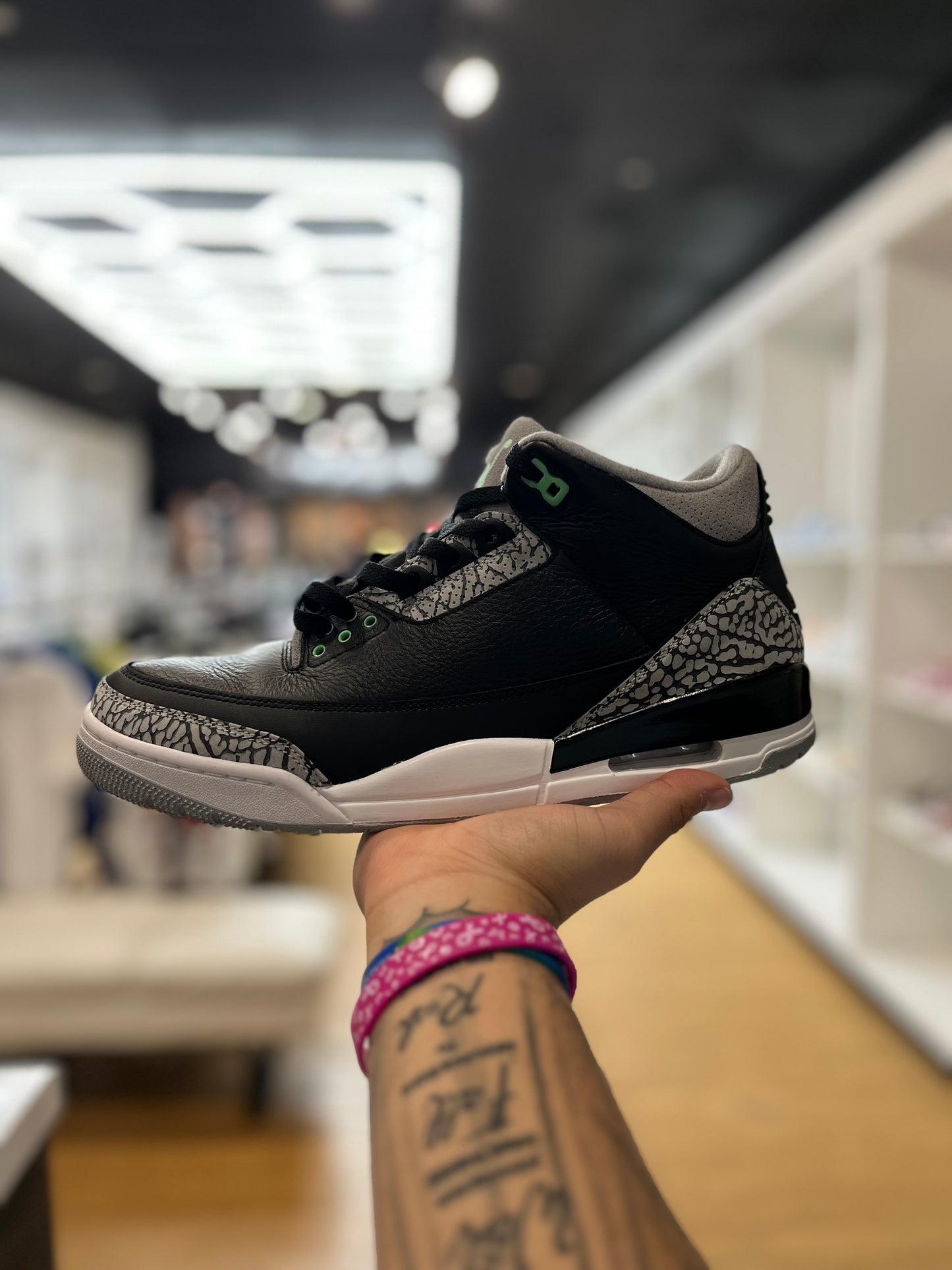 Jordan 3 Retro Green Glow PRE-OWNED