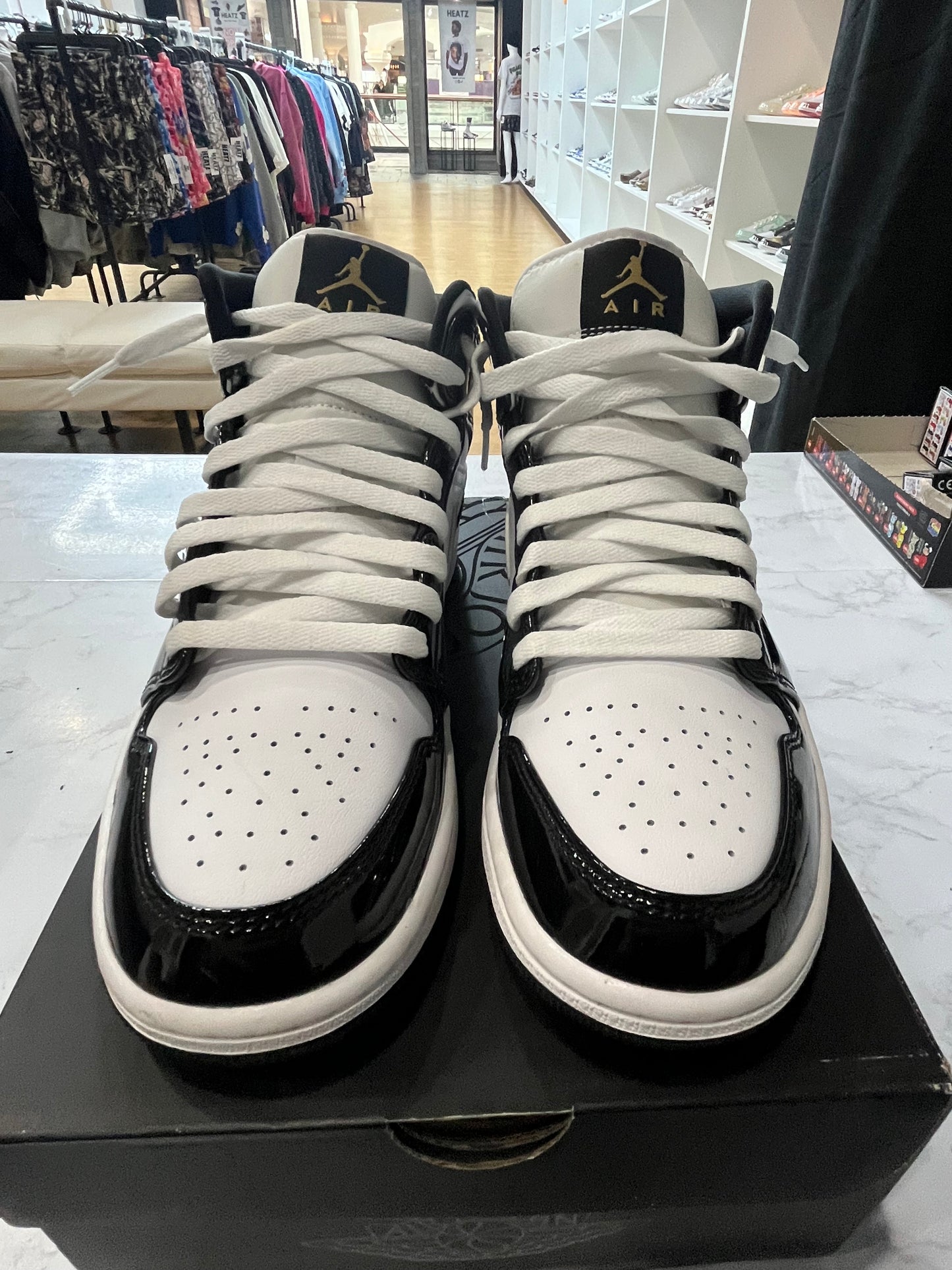 Air Jordan 1 Mid Patent Black Gold