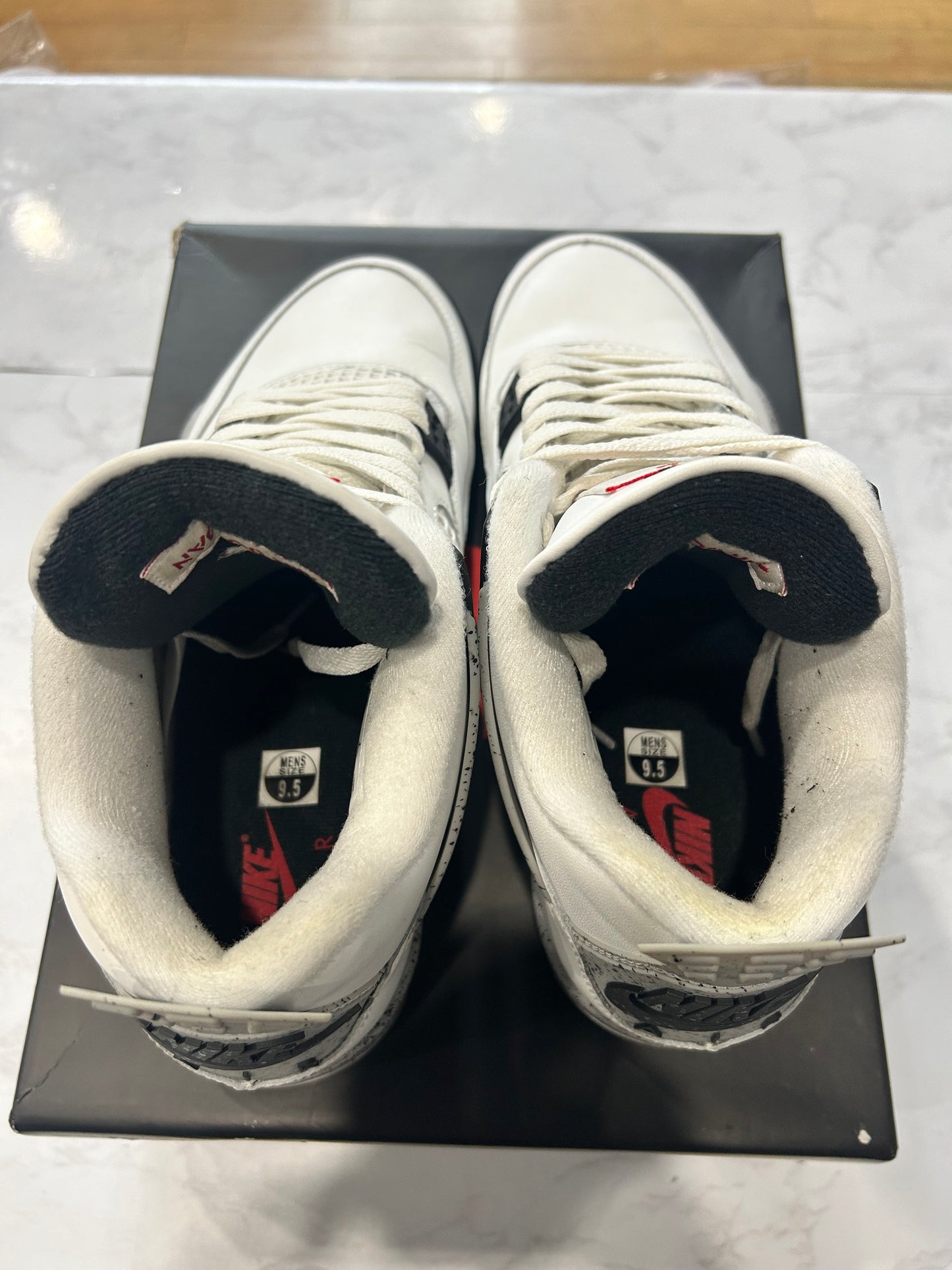 AIR JORDAN 4 RETRO OG WHITE CEMENT PRE-OWNED