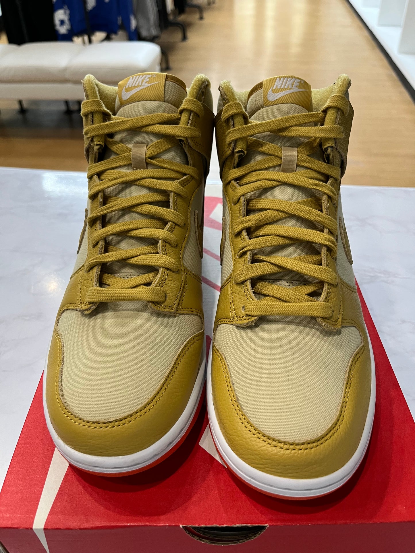 Dunk High Wheat Gold PRE-OWNED