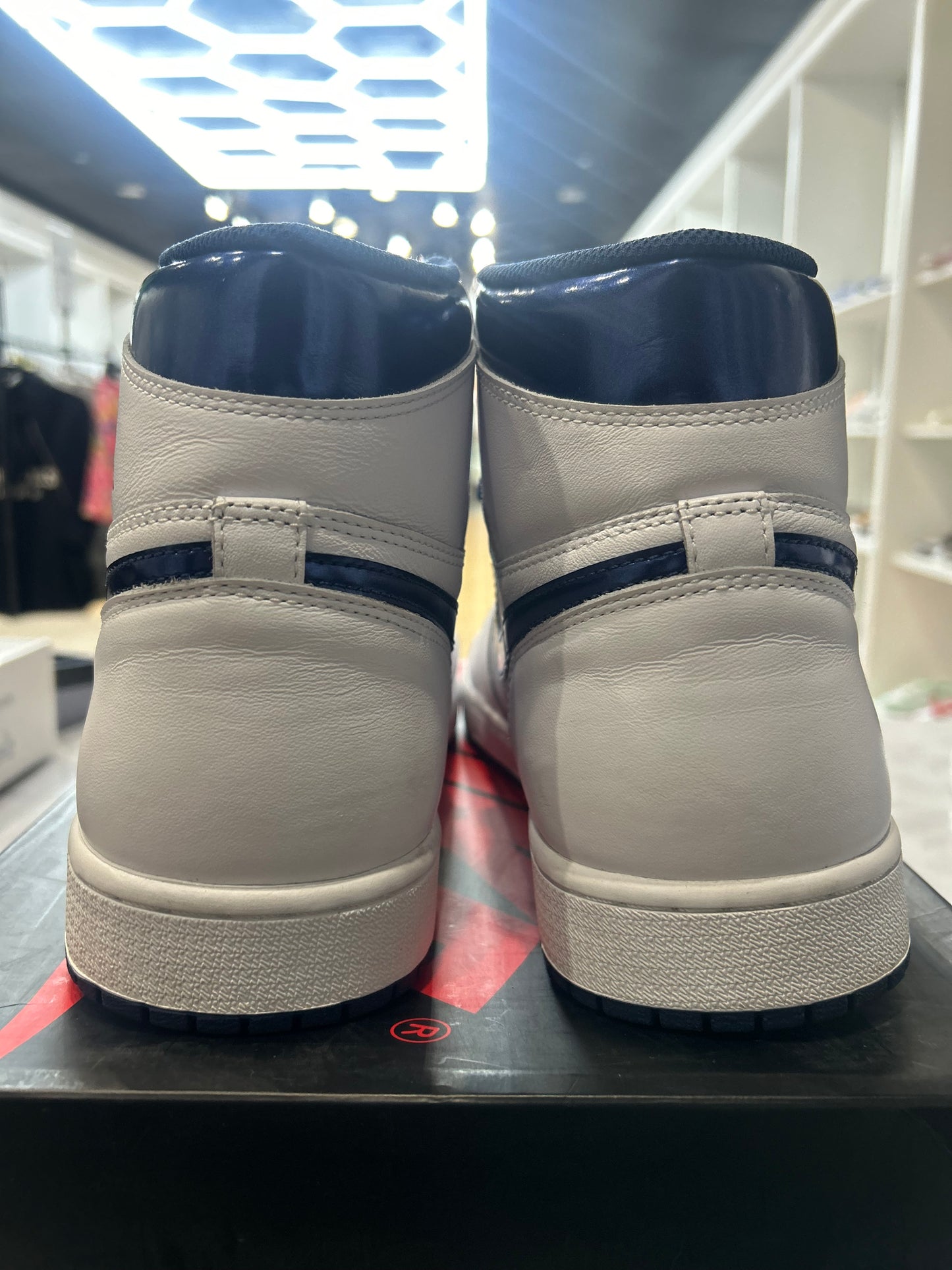 Jordan 1 Retro High OG Metallic Navy PRE-OWNED