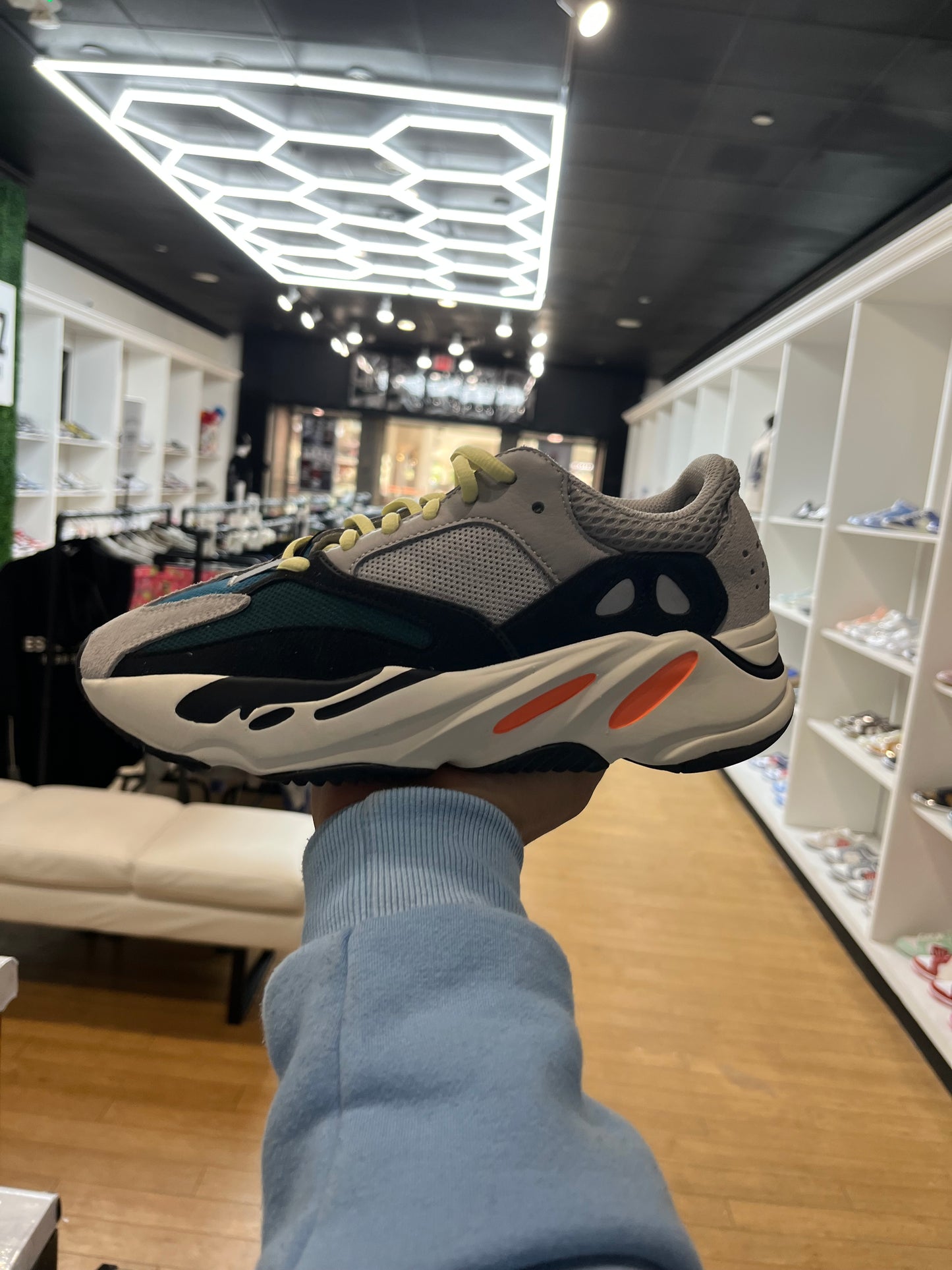 Yeezy Boost 700 Wave Runner PRE-OWNED