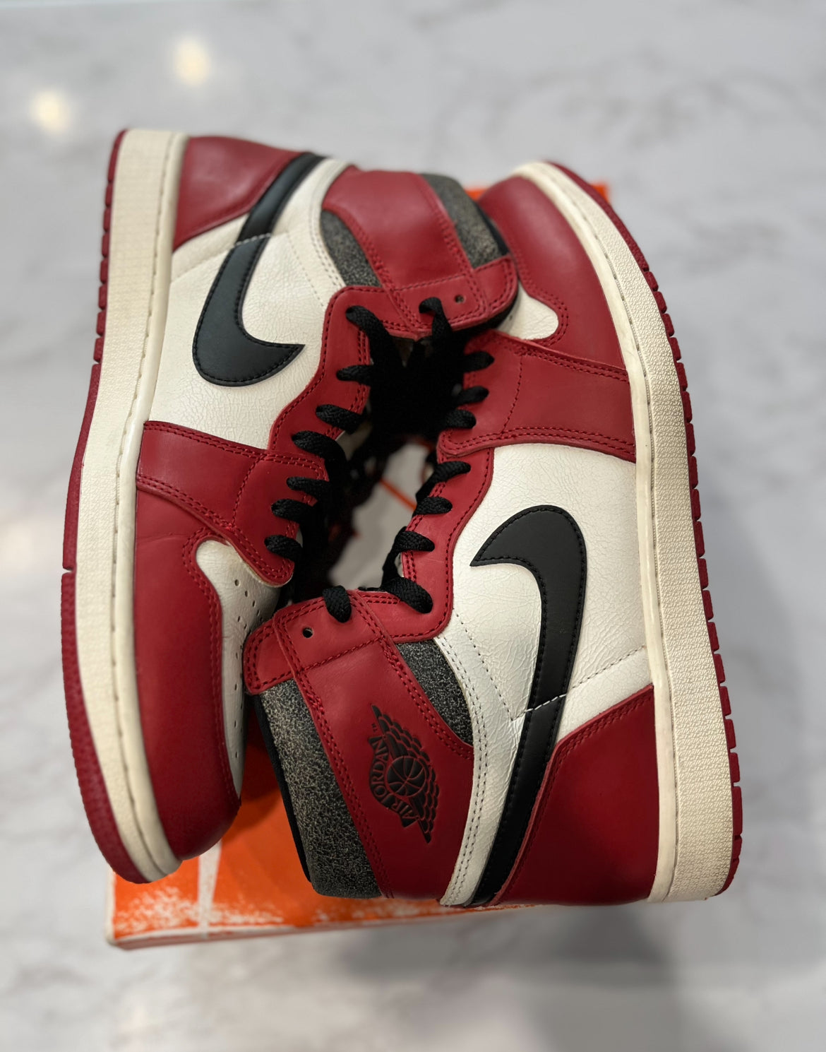 Jordan 1 Retro High OG Chicago Lost PRE-OWNED