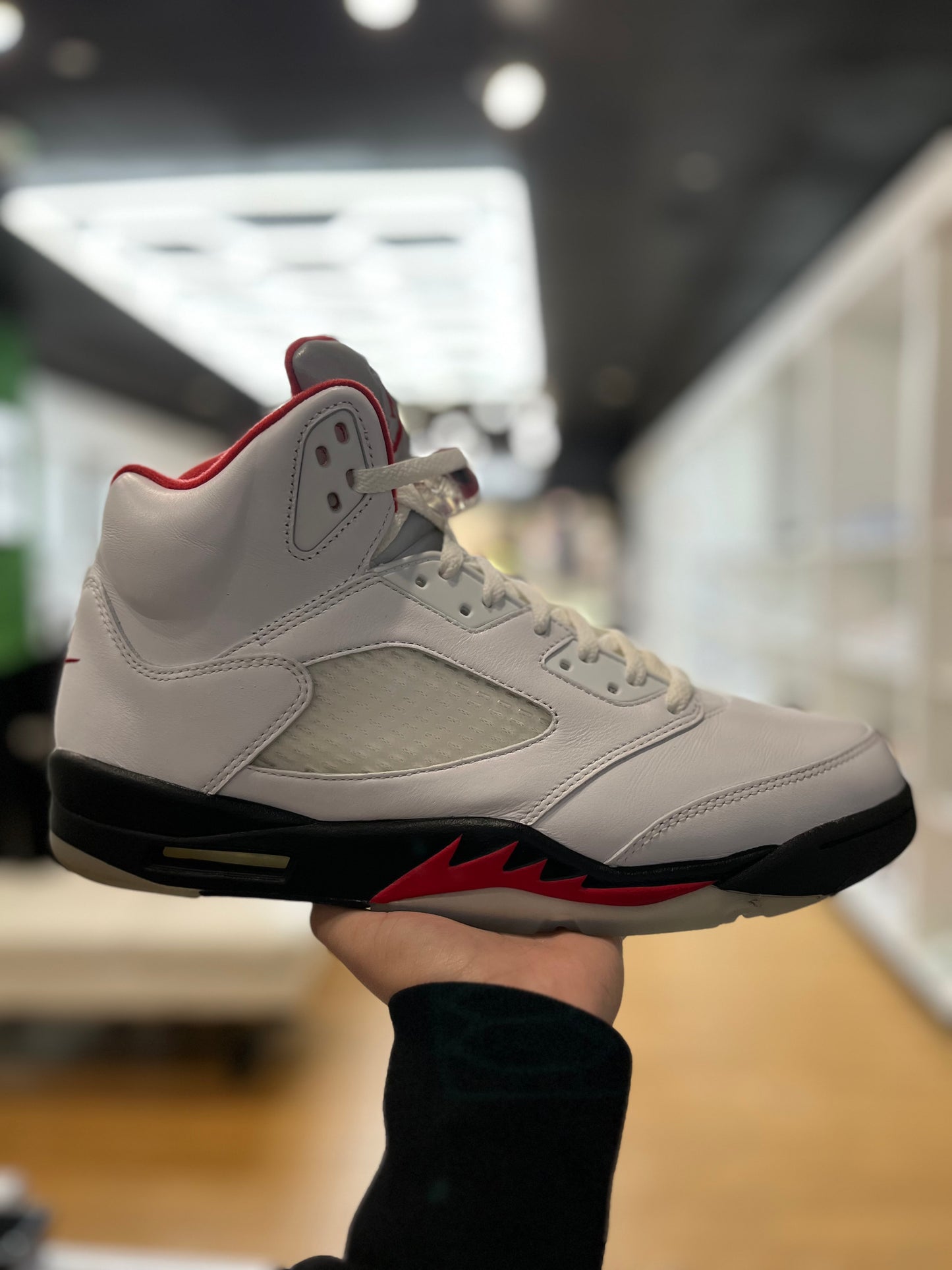 Jordan 5 Retro Fire Red 2020 PRE-OWNED