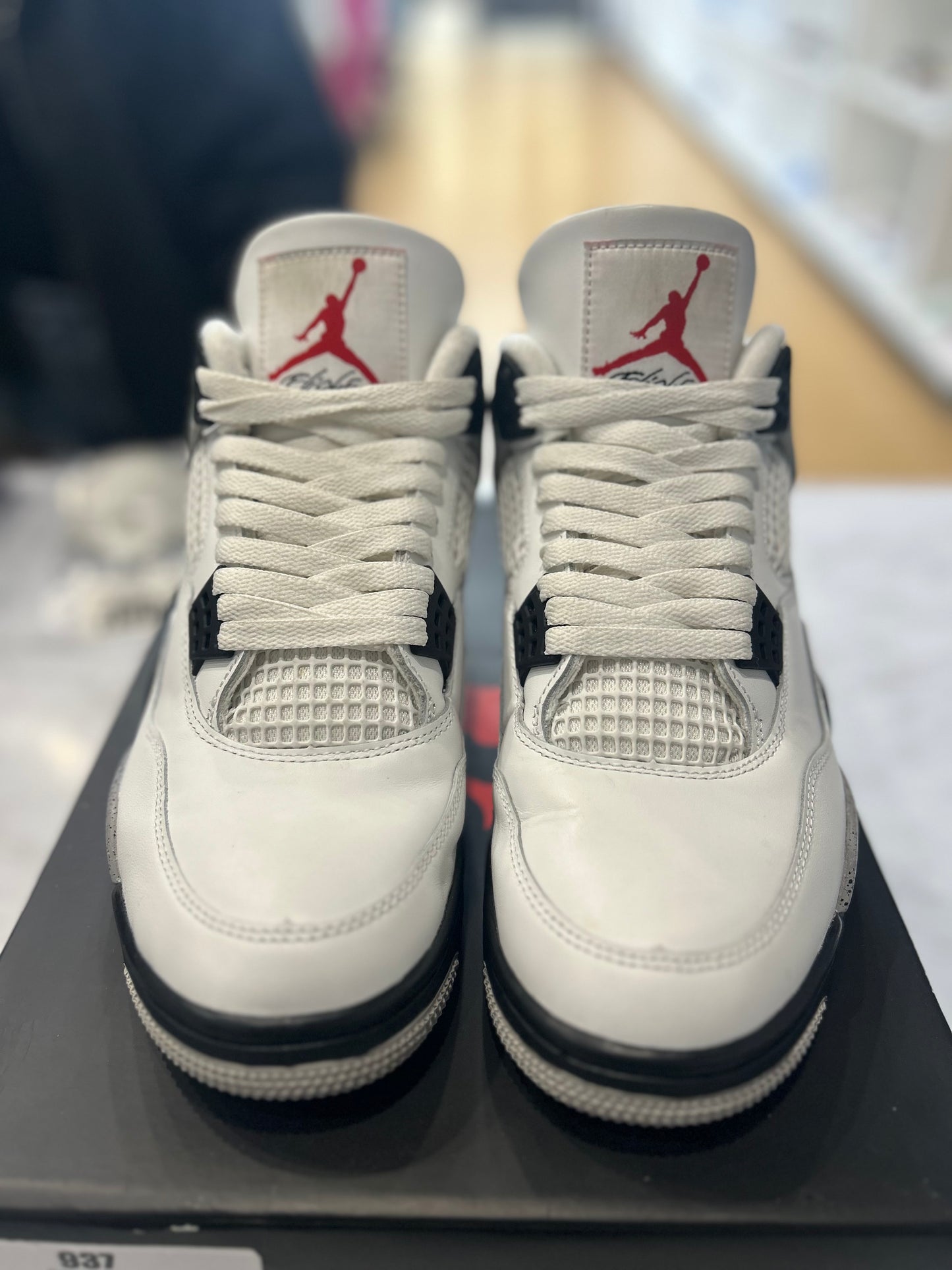 AIR JORDAN 4 RETRO OG WHITE CEMENT PRE-OWNED