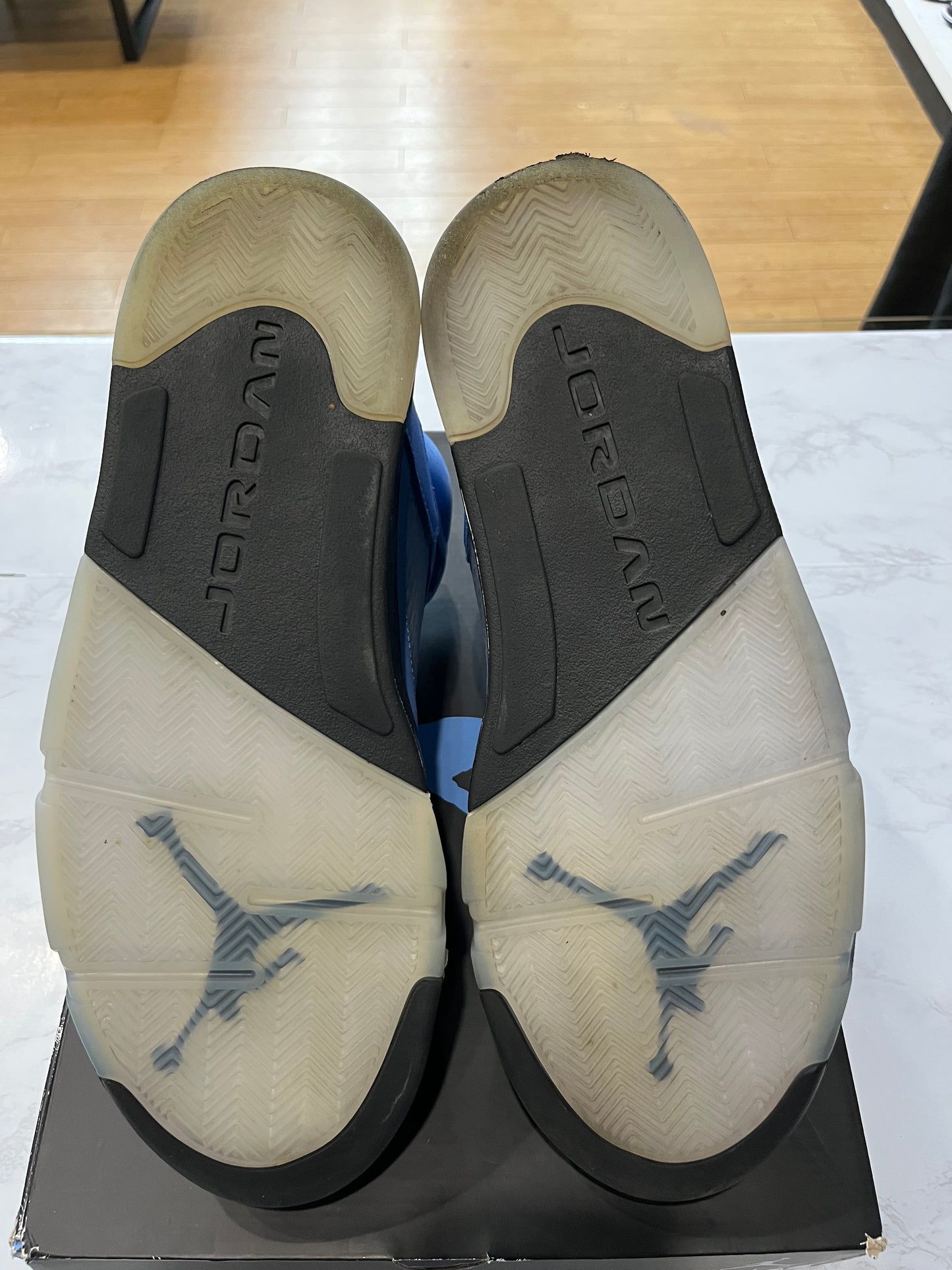 Jordan 5 Retro SE UNC PRE-OWNED