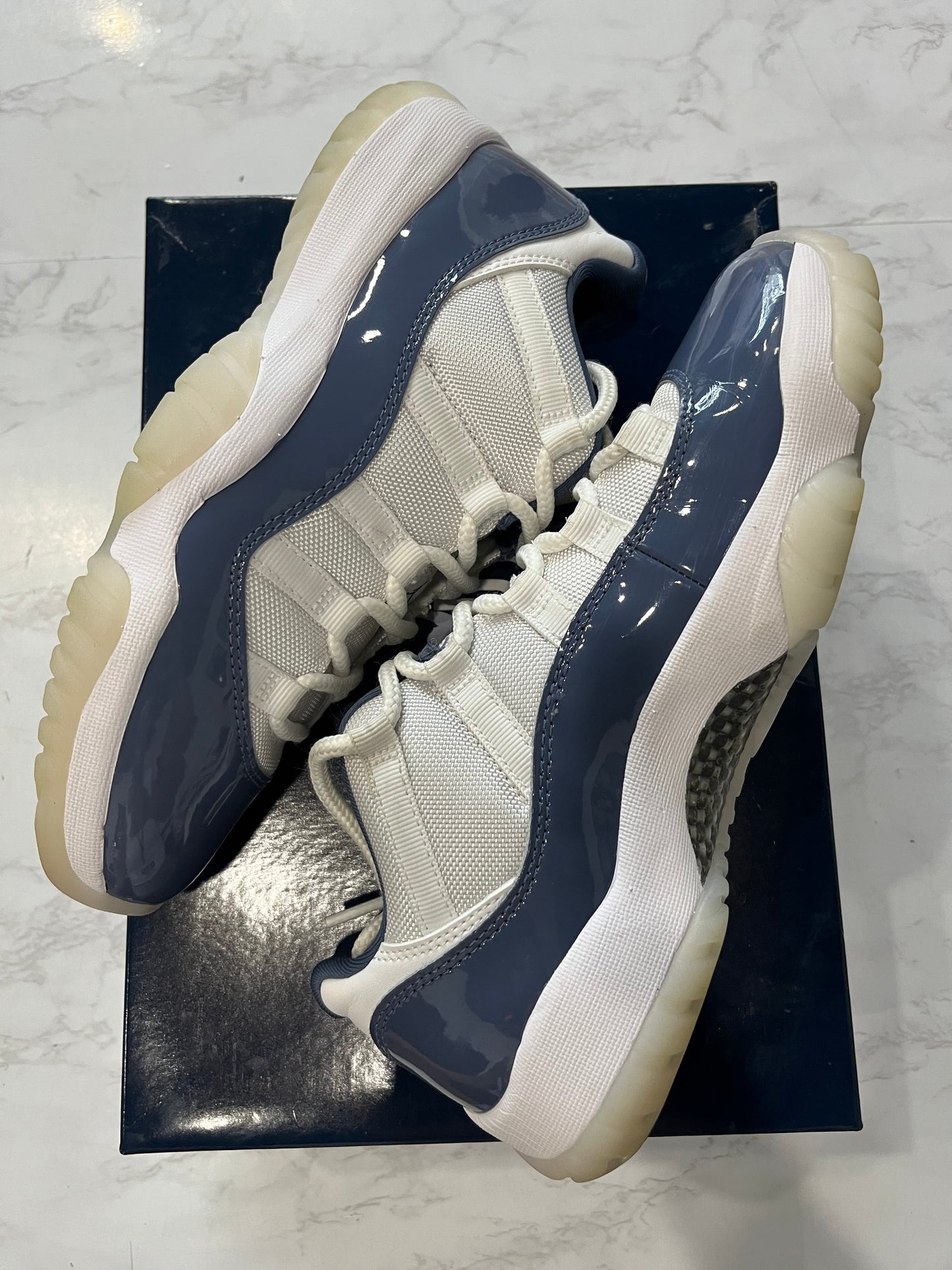 Jordan 11 Retro Low Diffused Blue PRE-OWNED