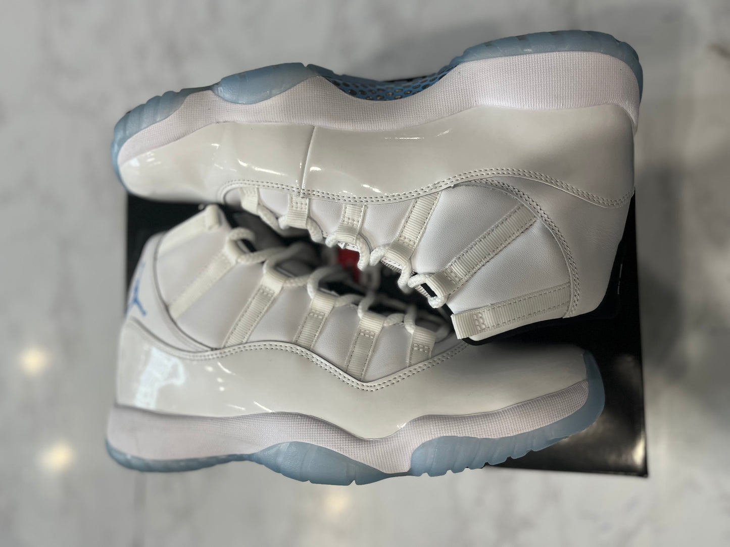 Jordan 11 Retro Columbia / Legend Blue 2024 PRE-OWNED