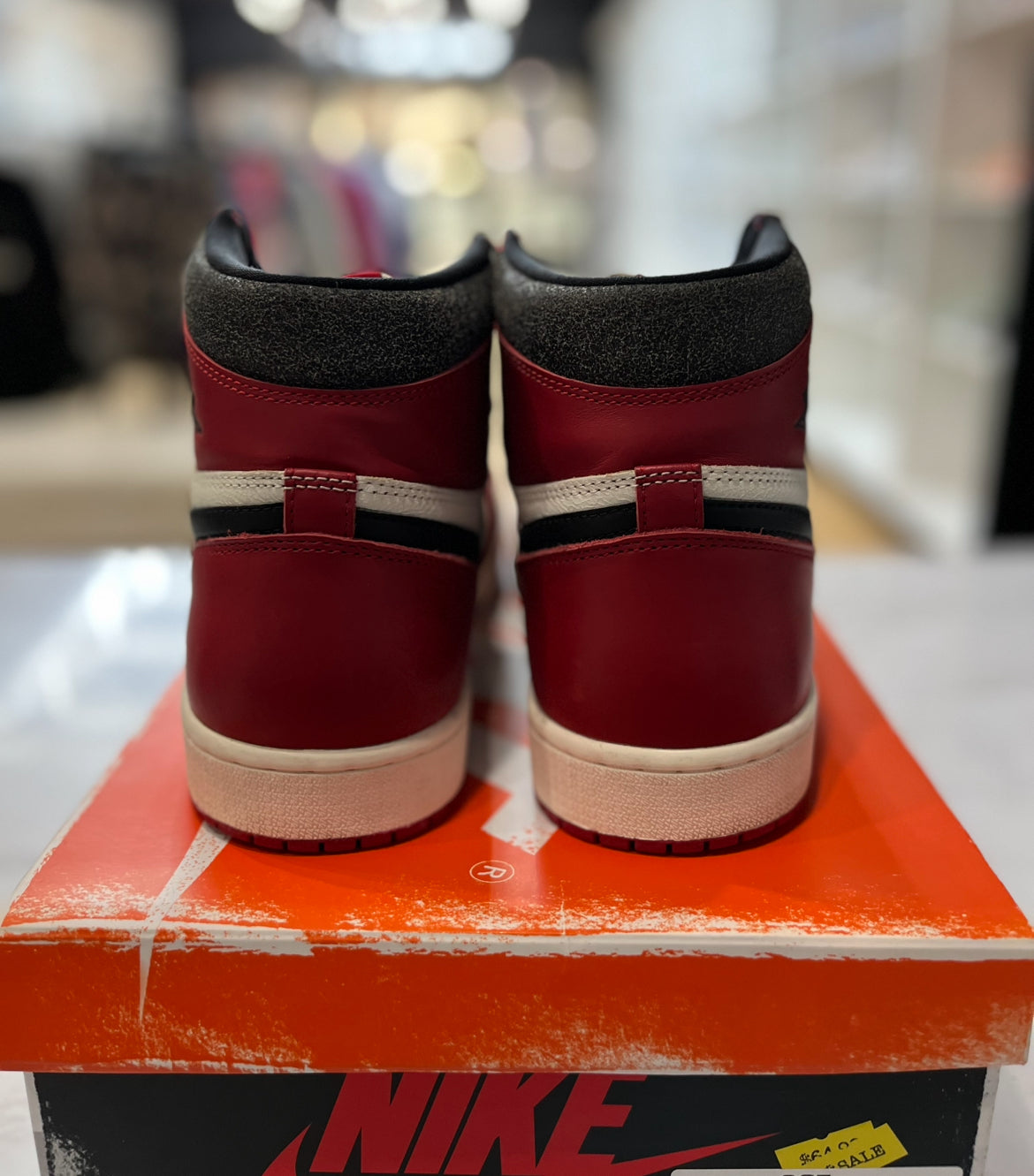 Jordan 1 Retro High OG Chicago Lost PRE-OWNED