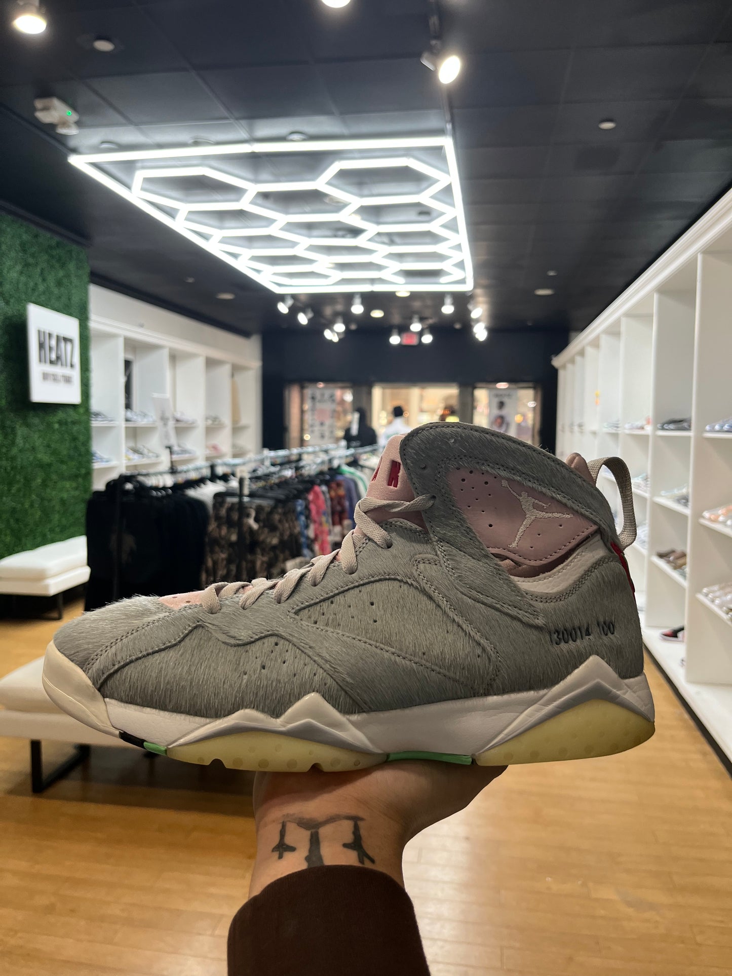 Jordan 7 Retro SE Hare 2.0 PRE-OWNED