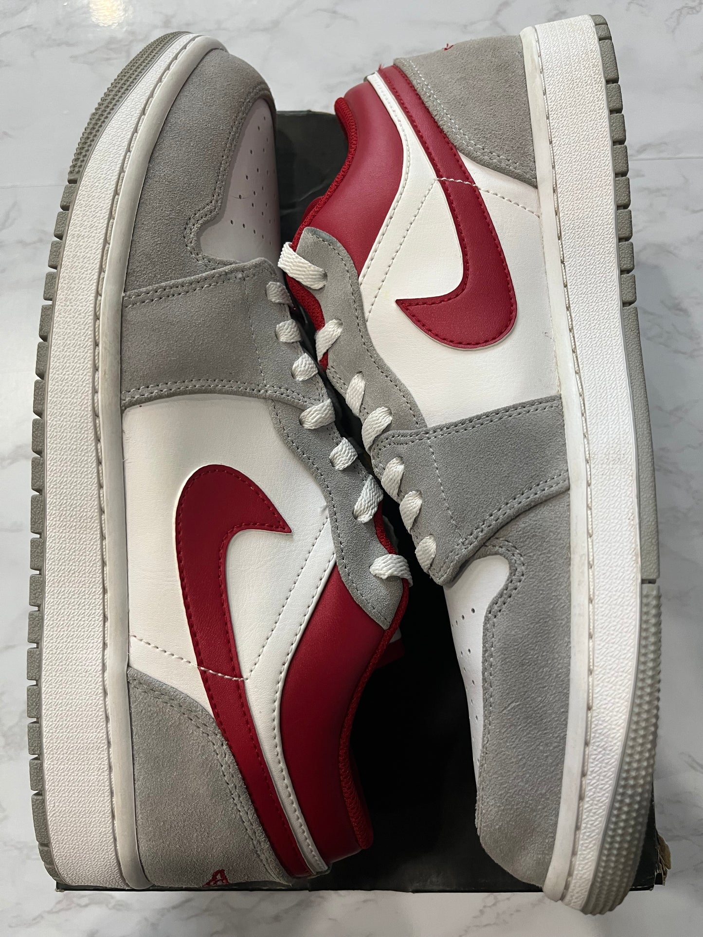 Jordan 1 Low SE Light Smoke Grey Gym Red PRE-OWNED