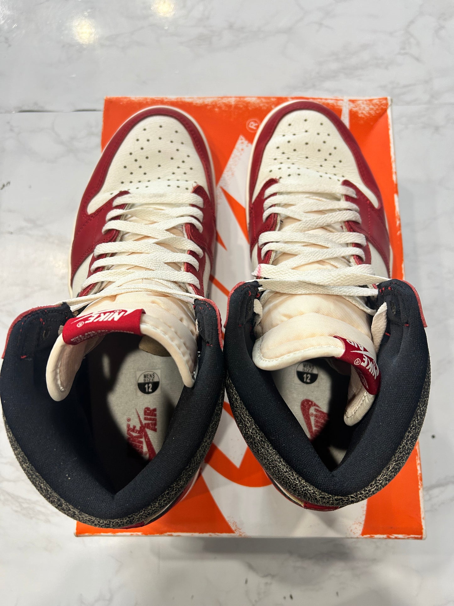 JORDAN 1 RETRO HIGH OG CHICAGO LOST PRE-OWNED