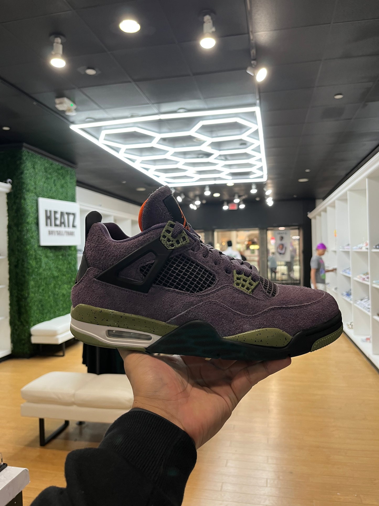 Wmns Jordan 4 Retro Canyon Purple PRE-OWNED