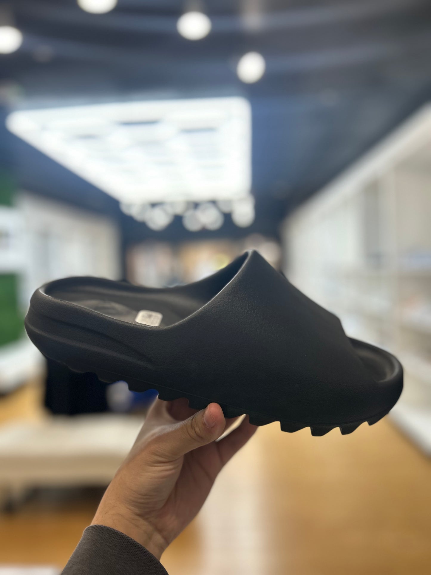 Yeezy Slides Onyx PRE-OWNED