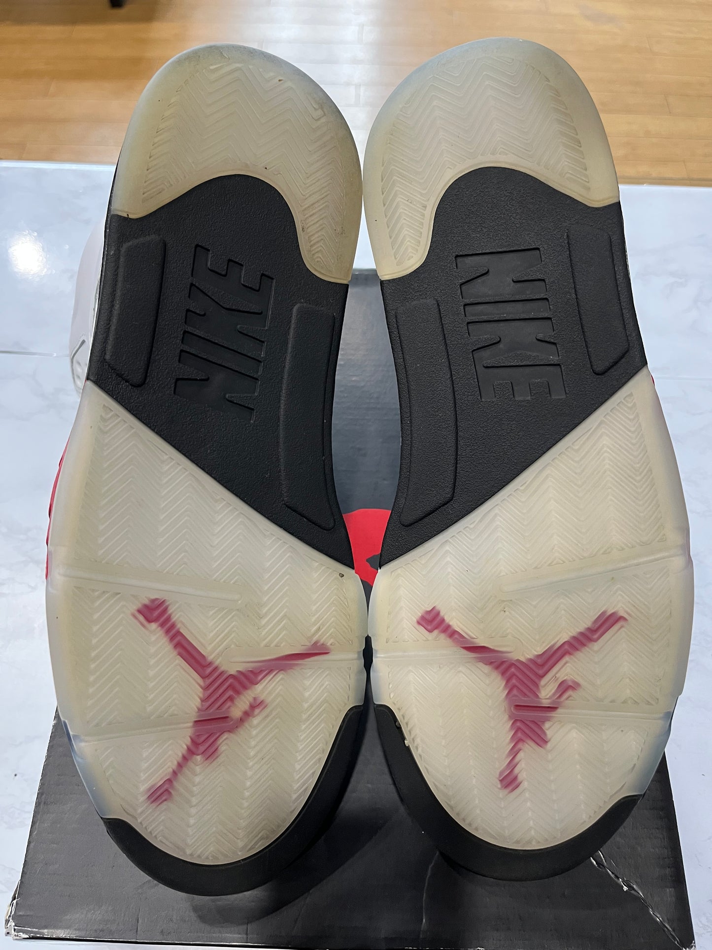 Jordan 5 Retro Fire Red 2020 PRE-OWNED