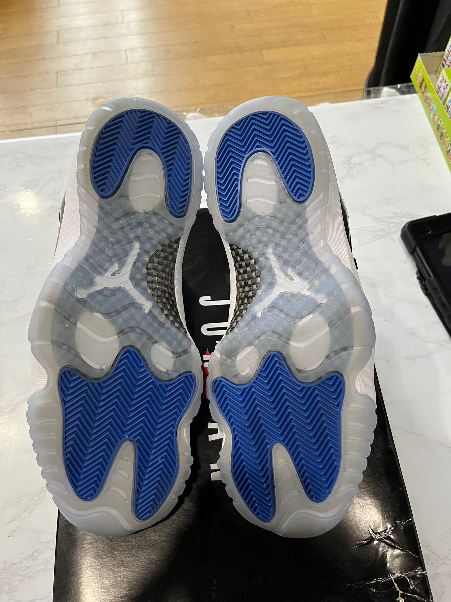 Jordan 11 Retro Low Space Jam  PRE-OWNED