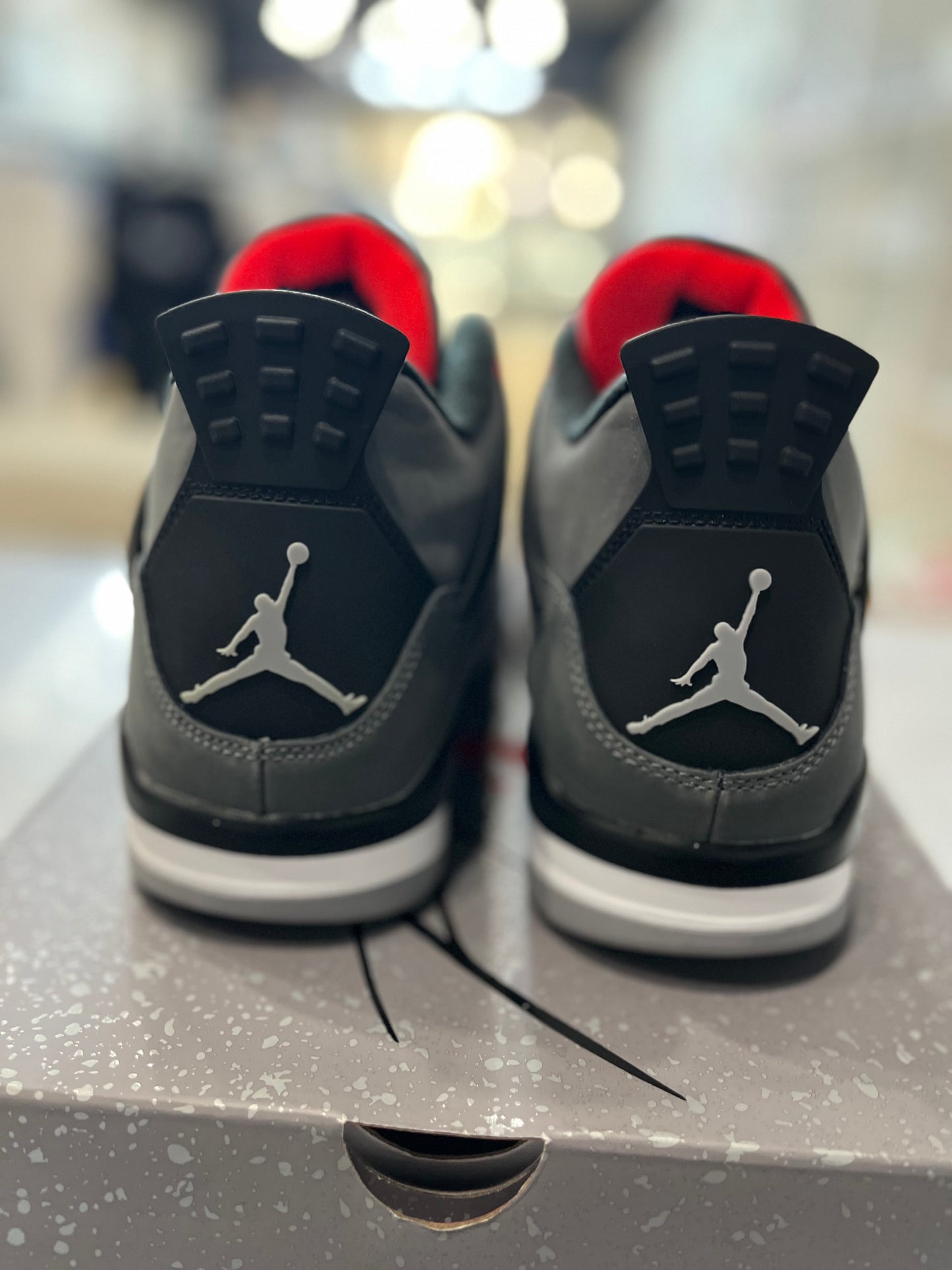 Jordan 4 Retro Infrared PRE-OWNED