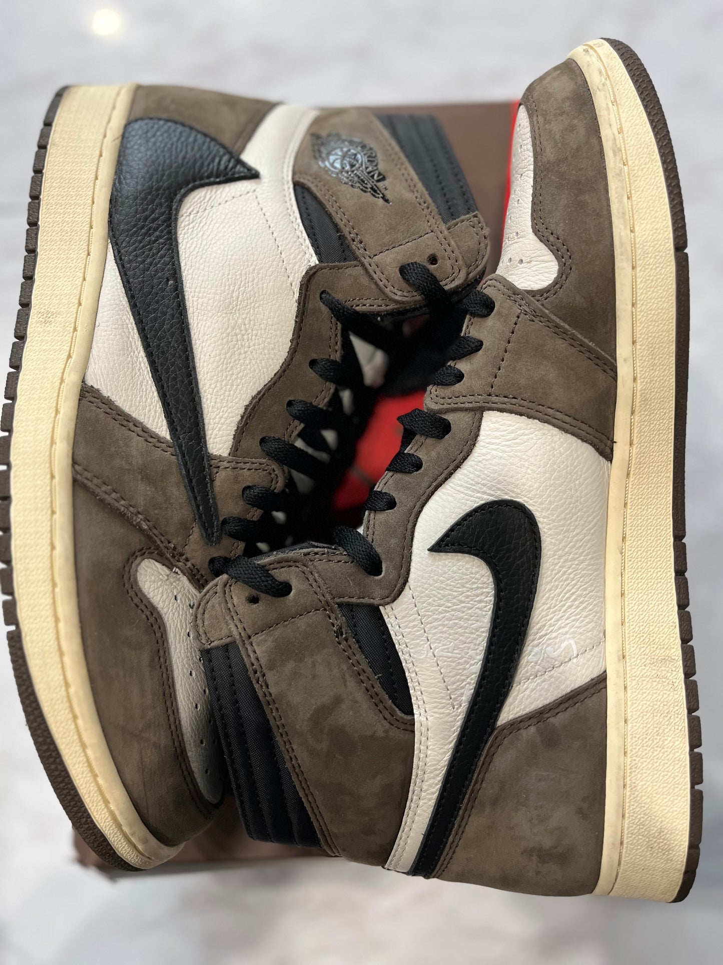 Travis Scott x Jordan 1 Retro High OG Mocha PRE-OWNED