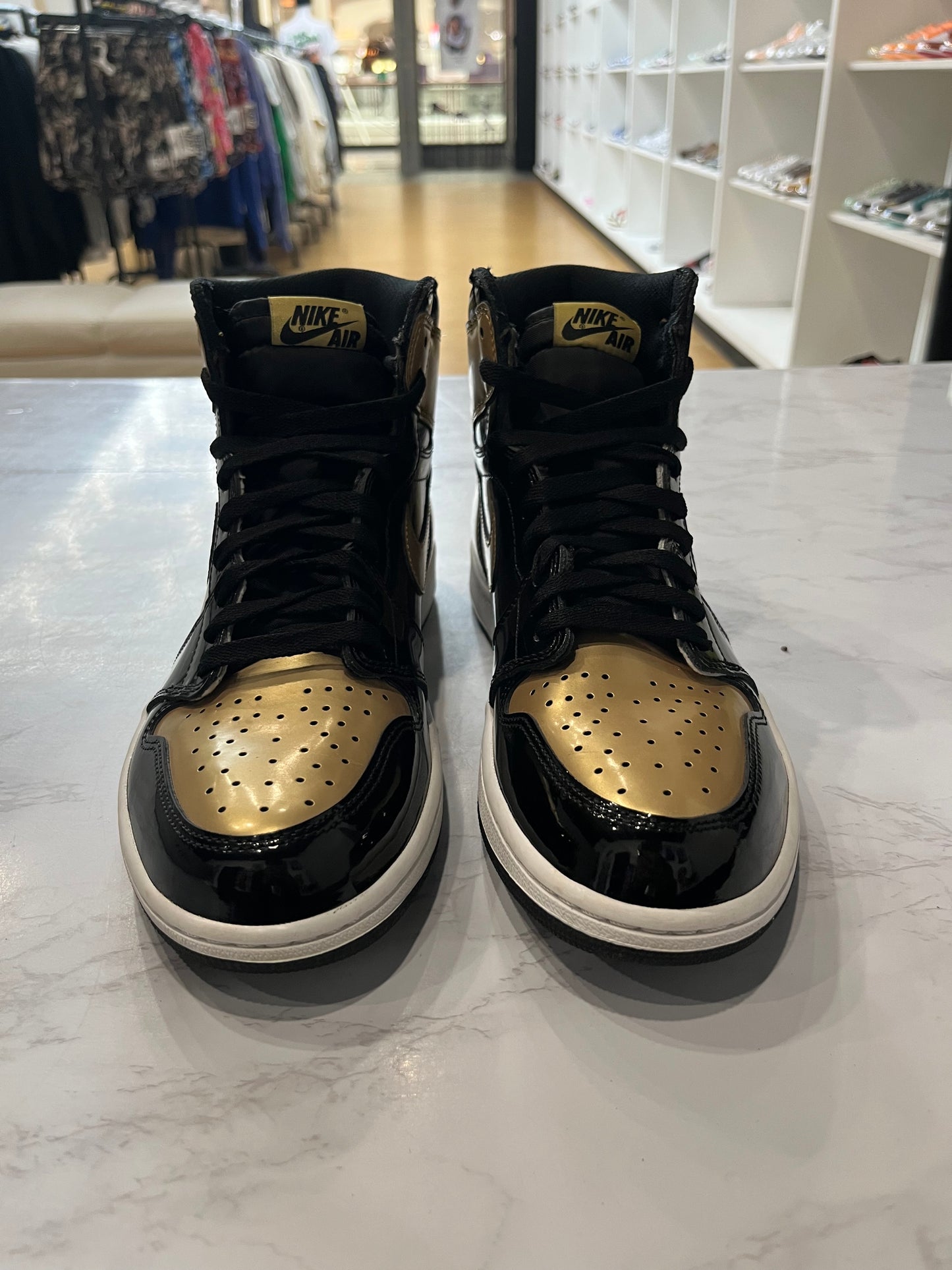 Jordan 1 Retro High OG NRG Gold Toe PRE-OWNED