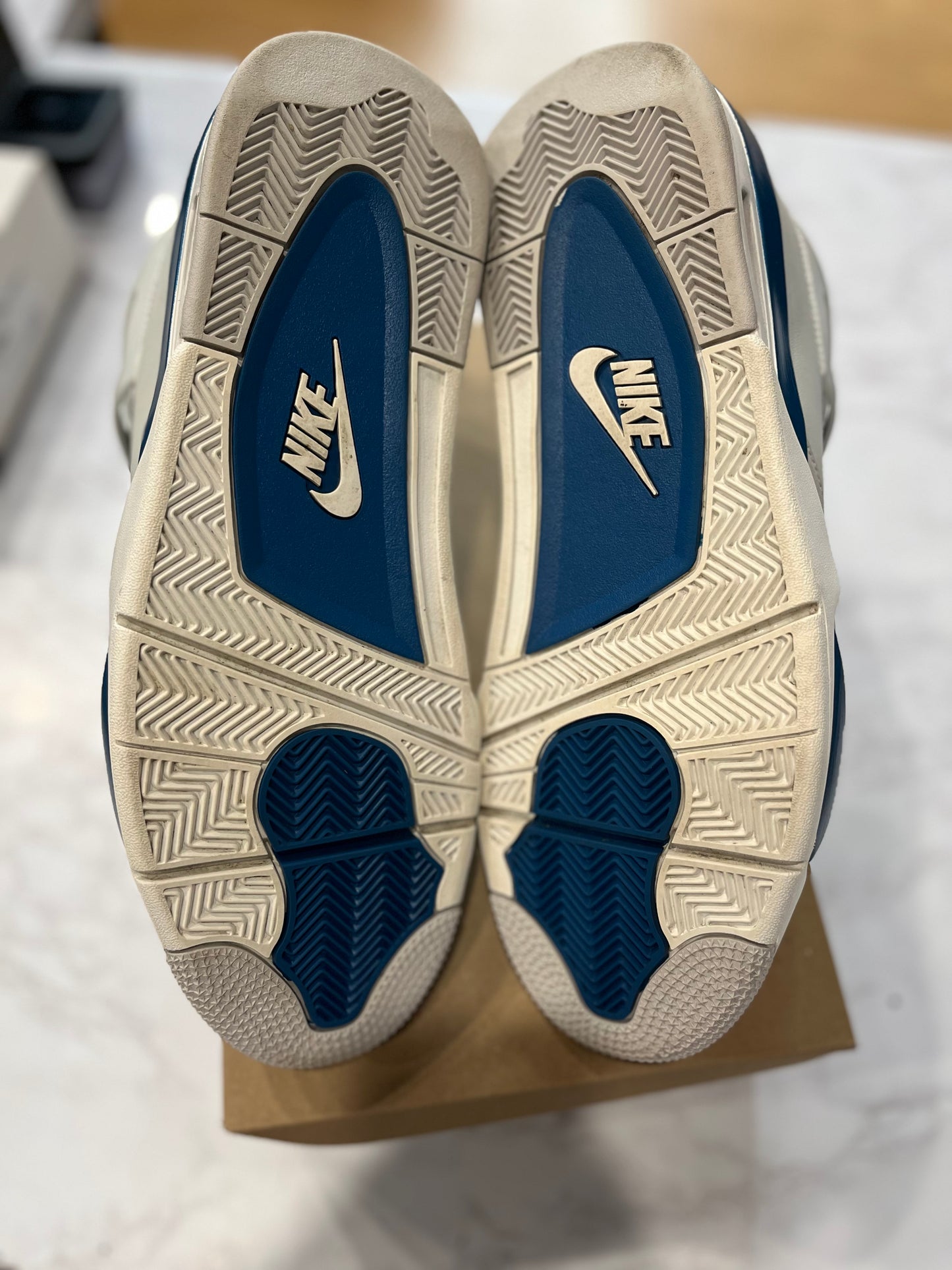 Jordan 4 Retro Military Blue 2024 PRE-OWNED