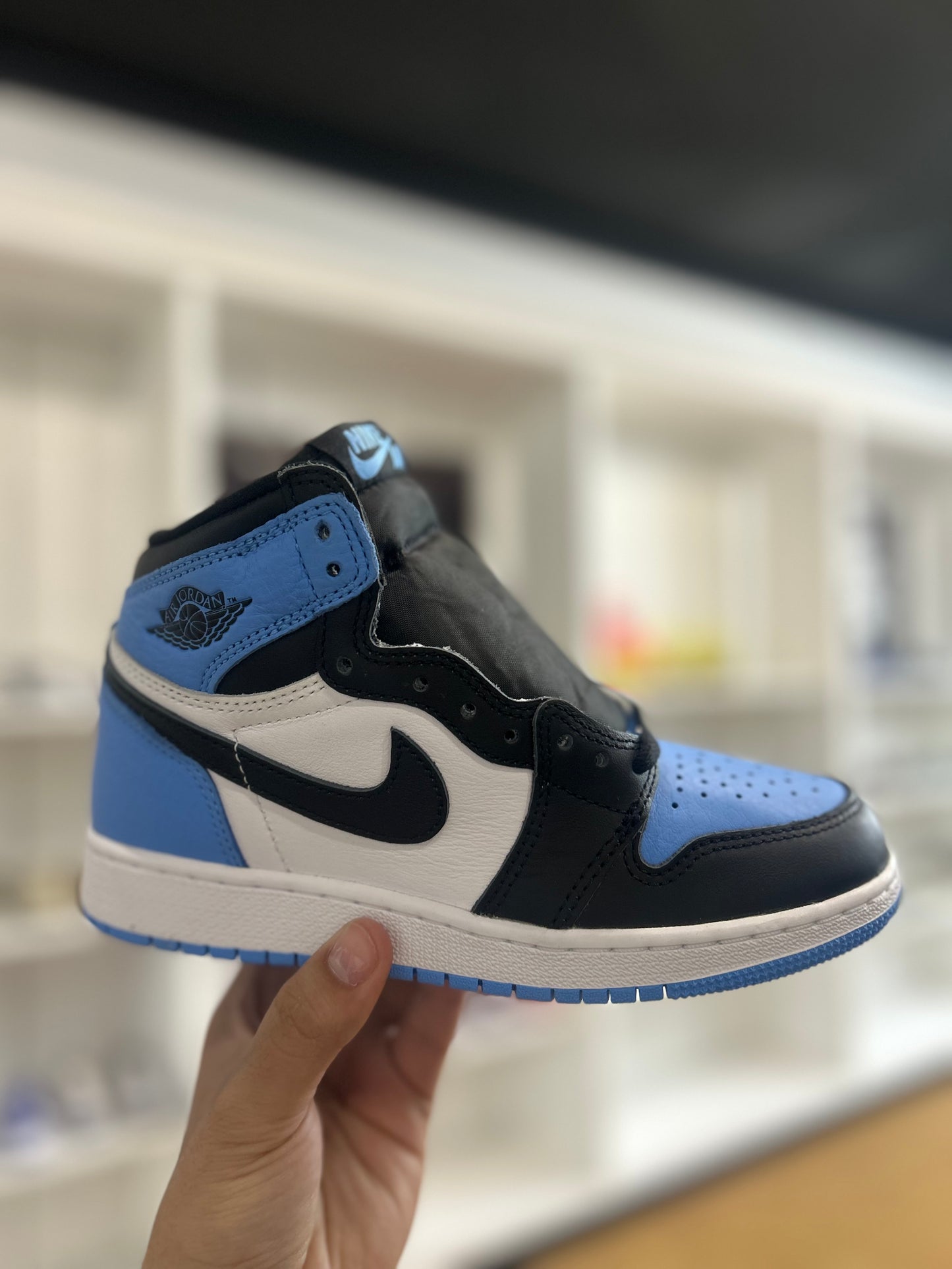 Jordan 1 Retro High OG GS UNC Toe Pre Owned