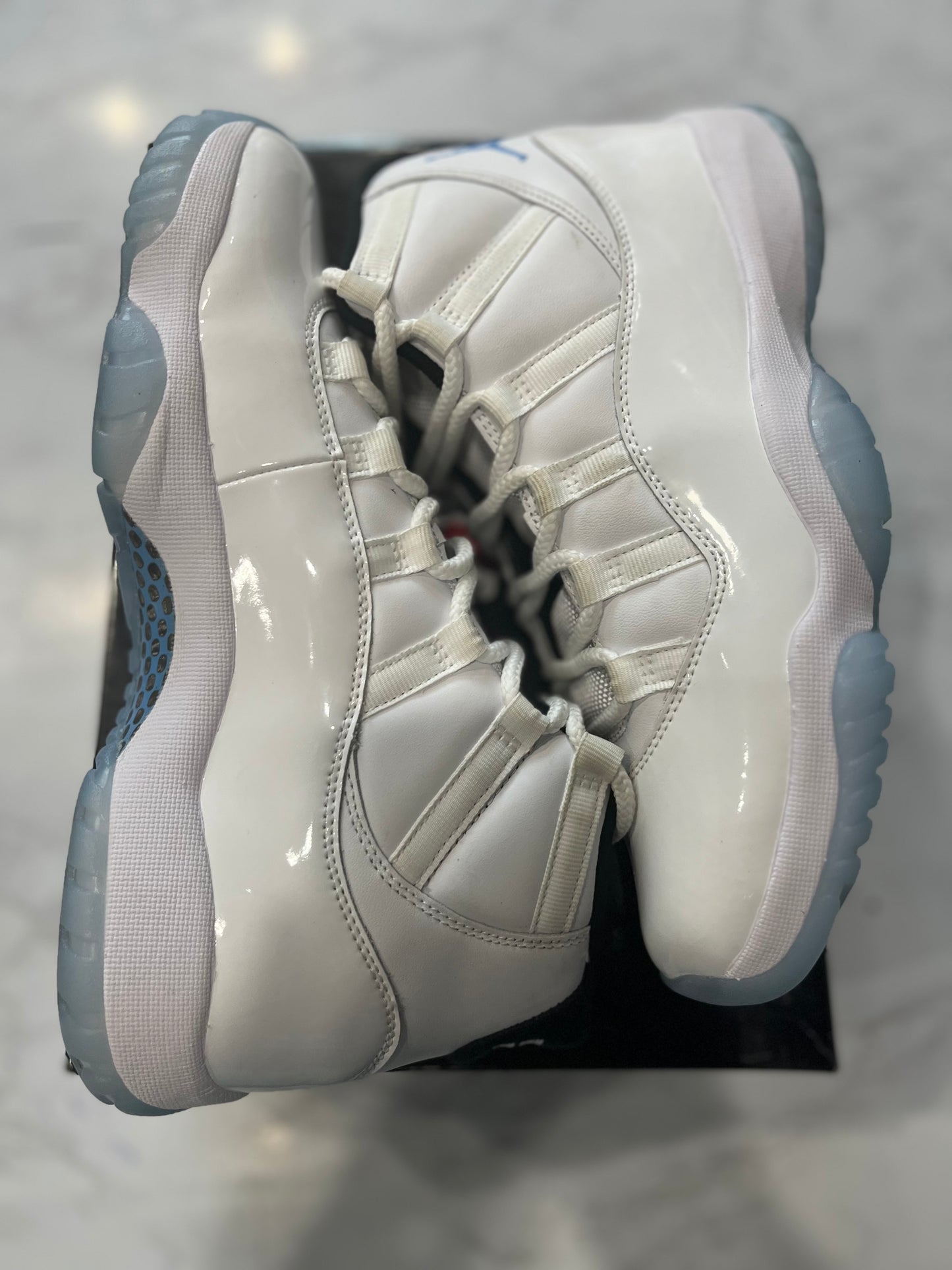 Jordan 11 Retro Columbia Legend Blue PRE-OWNED