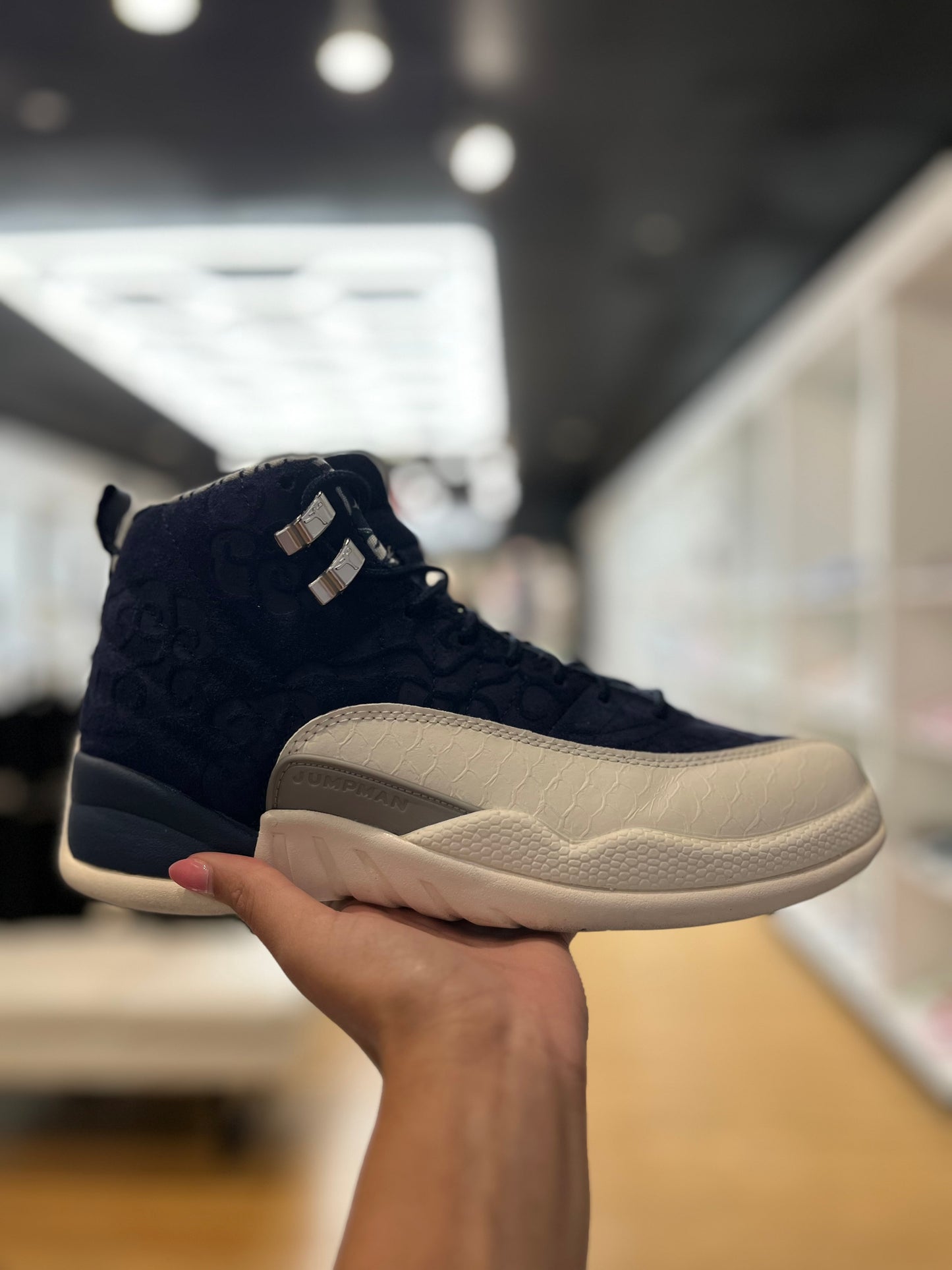 Jordan 12 Retro International Flight PRE-OWNED