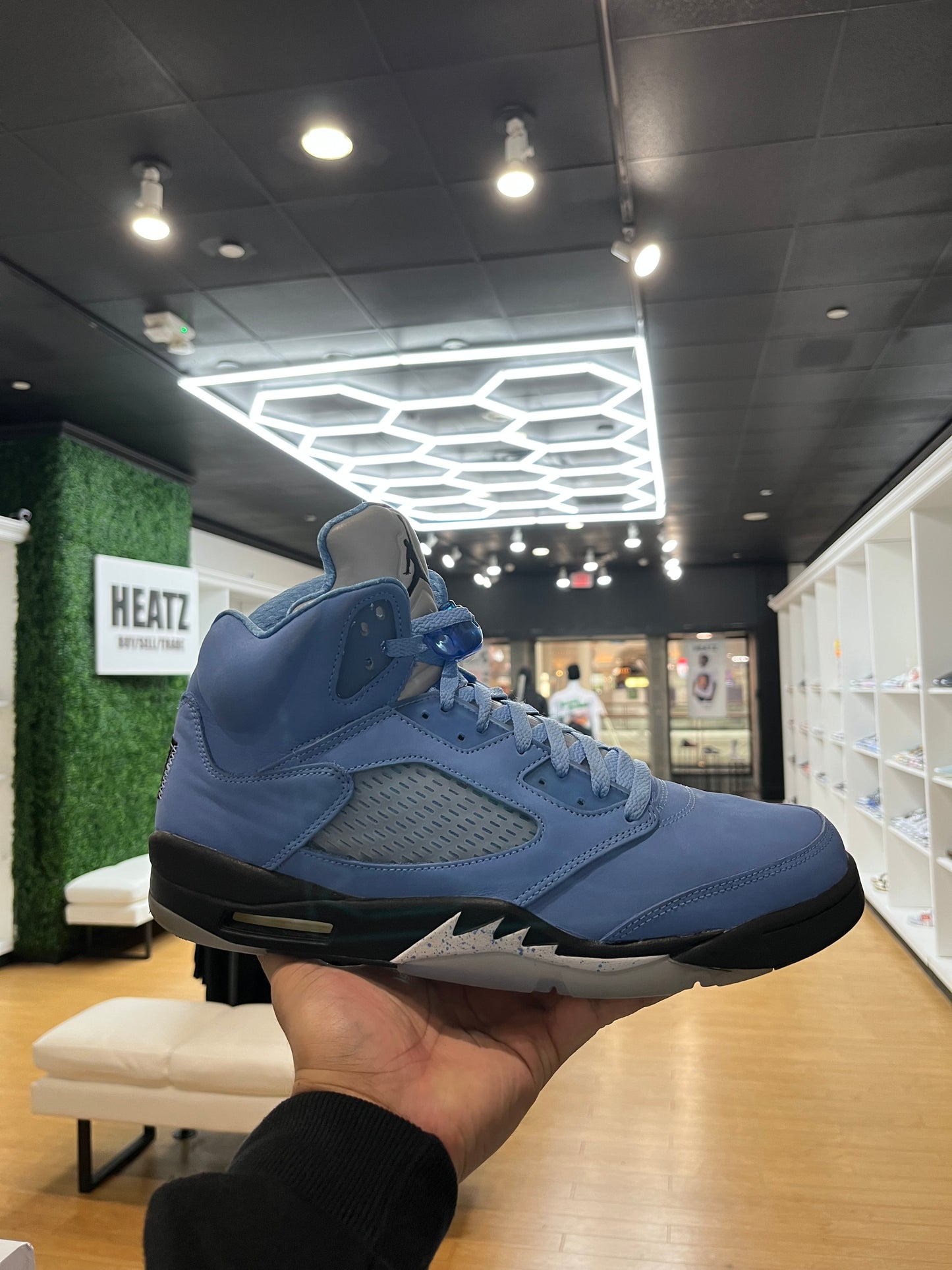 Jordan 5 Retro SE UNC PRE-OWNED