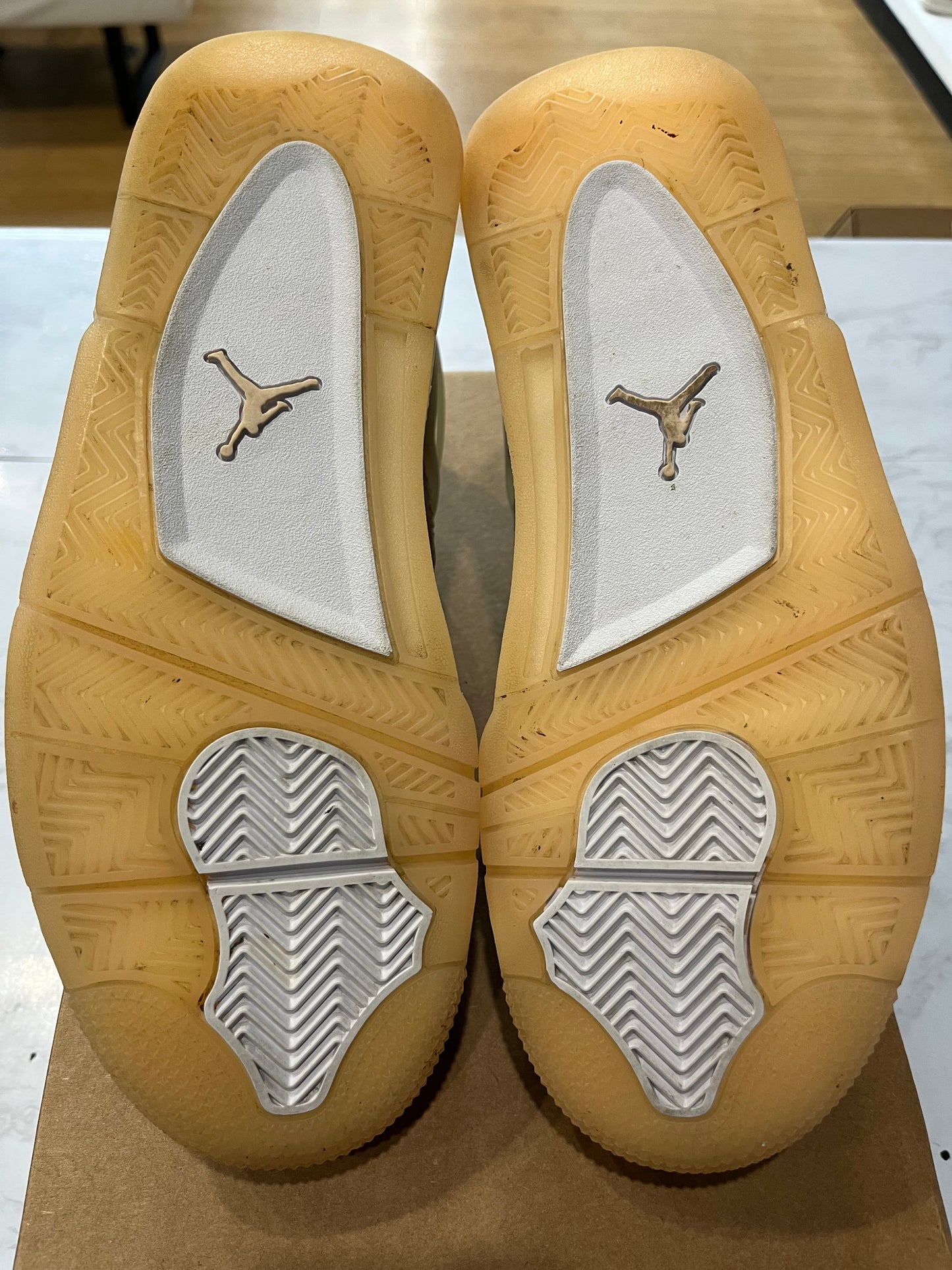 Wmns Jordan 4 Retro Shimmer PRE-OWNED