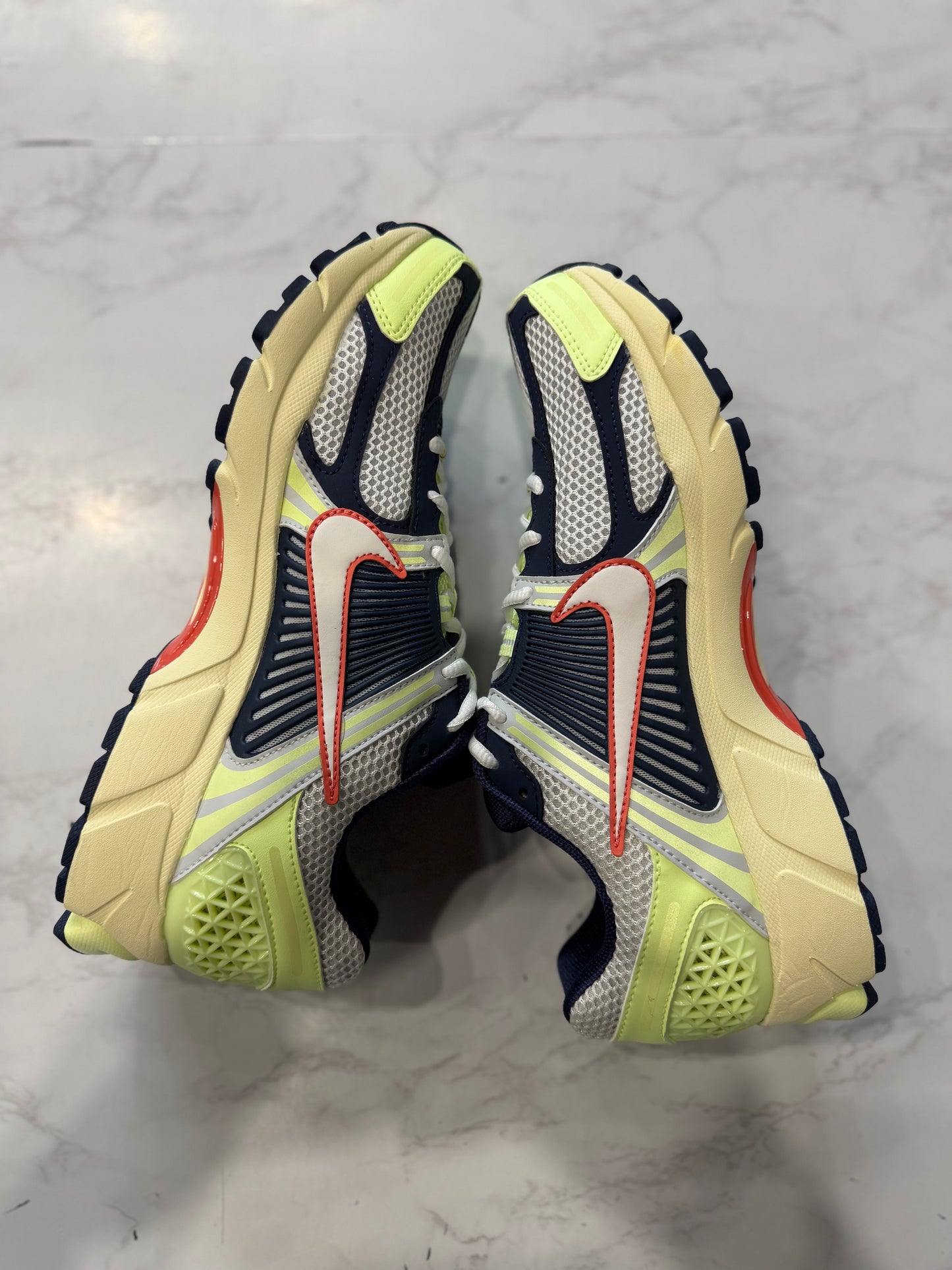 Air Zoom Vomero 5 Barely Volt Midnight Navy PRE-OWNED