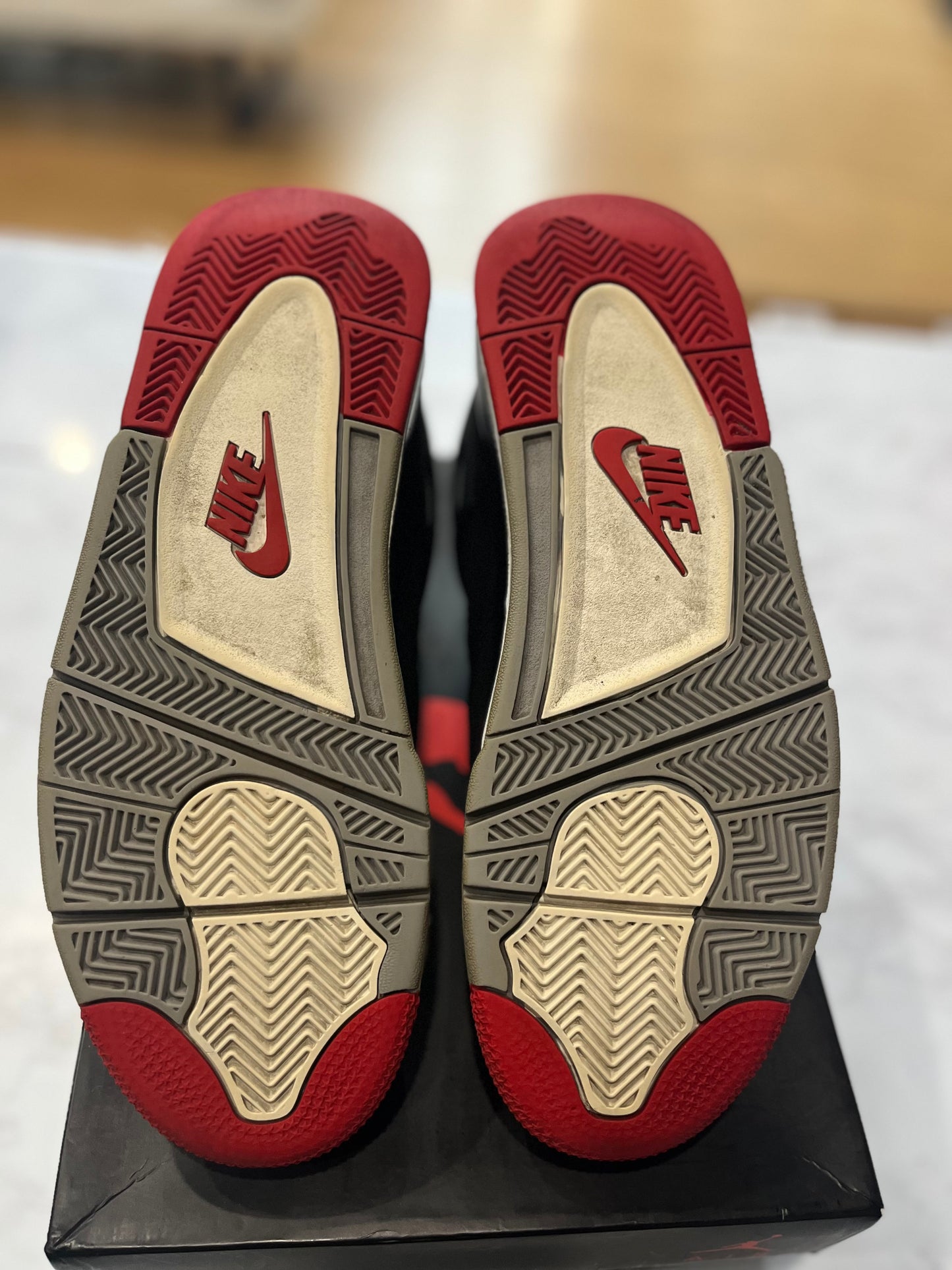 Jordan 4 Retro OG Bred 2019 PRE-OWNED