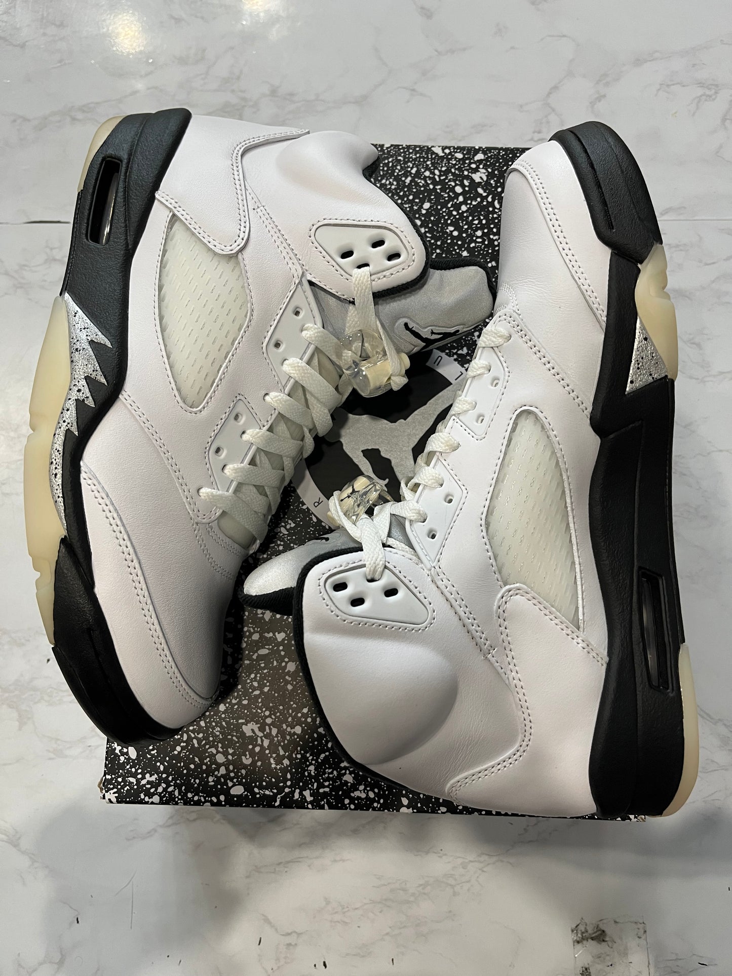 Jordan 5 Retro White Black PRE-OWNED