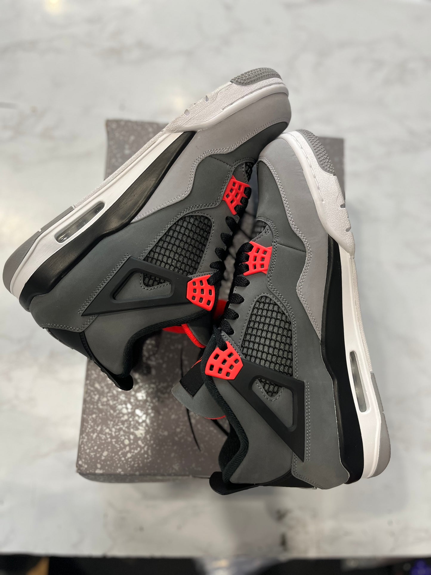 Jordan 4 Retro Infrared PRE-OWNED