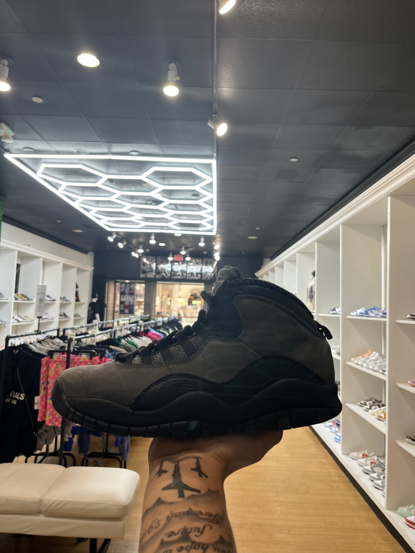 Jordan 10 Retro Shadow 2018 PRE-OWNED