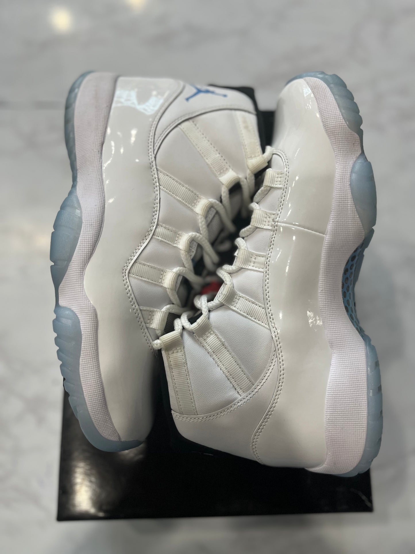 Jordan 11 Retro Columbia Legend Blue PRE-OWNED