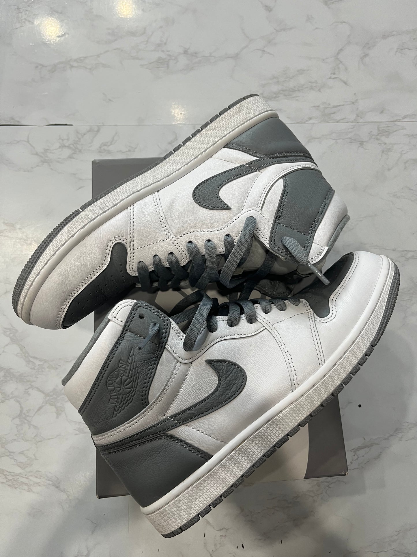 Jordan 1 Retro High OG Stealth PRE-OWNED