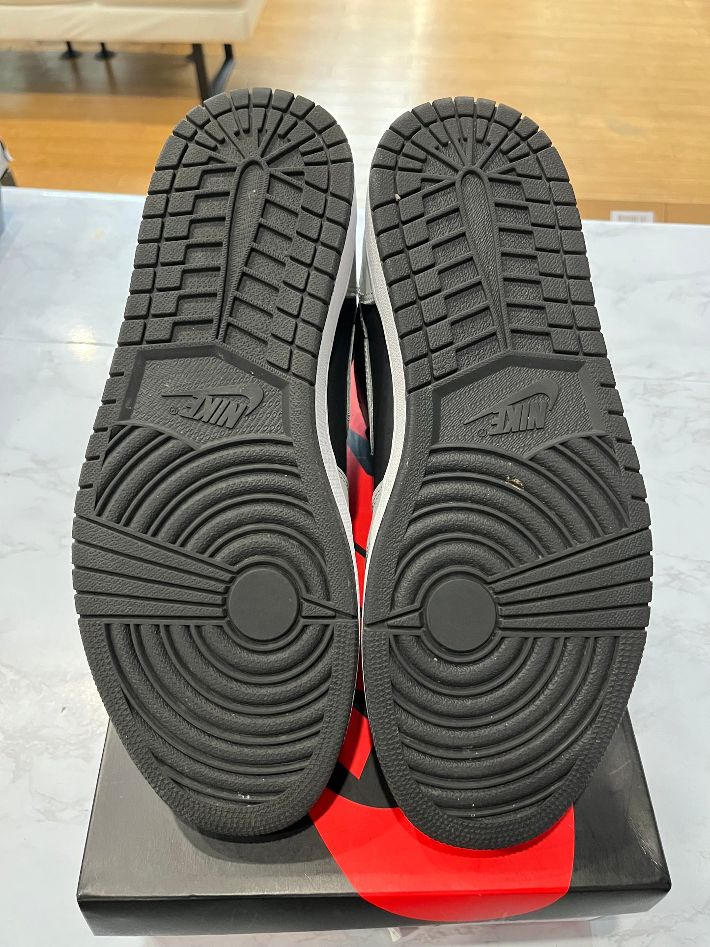 Jordan 1 Retro High OG Shadow 2.0 PRE-OWNED