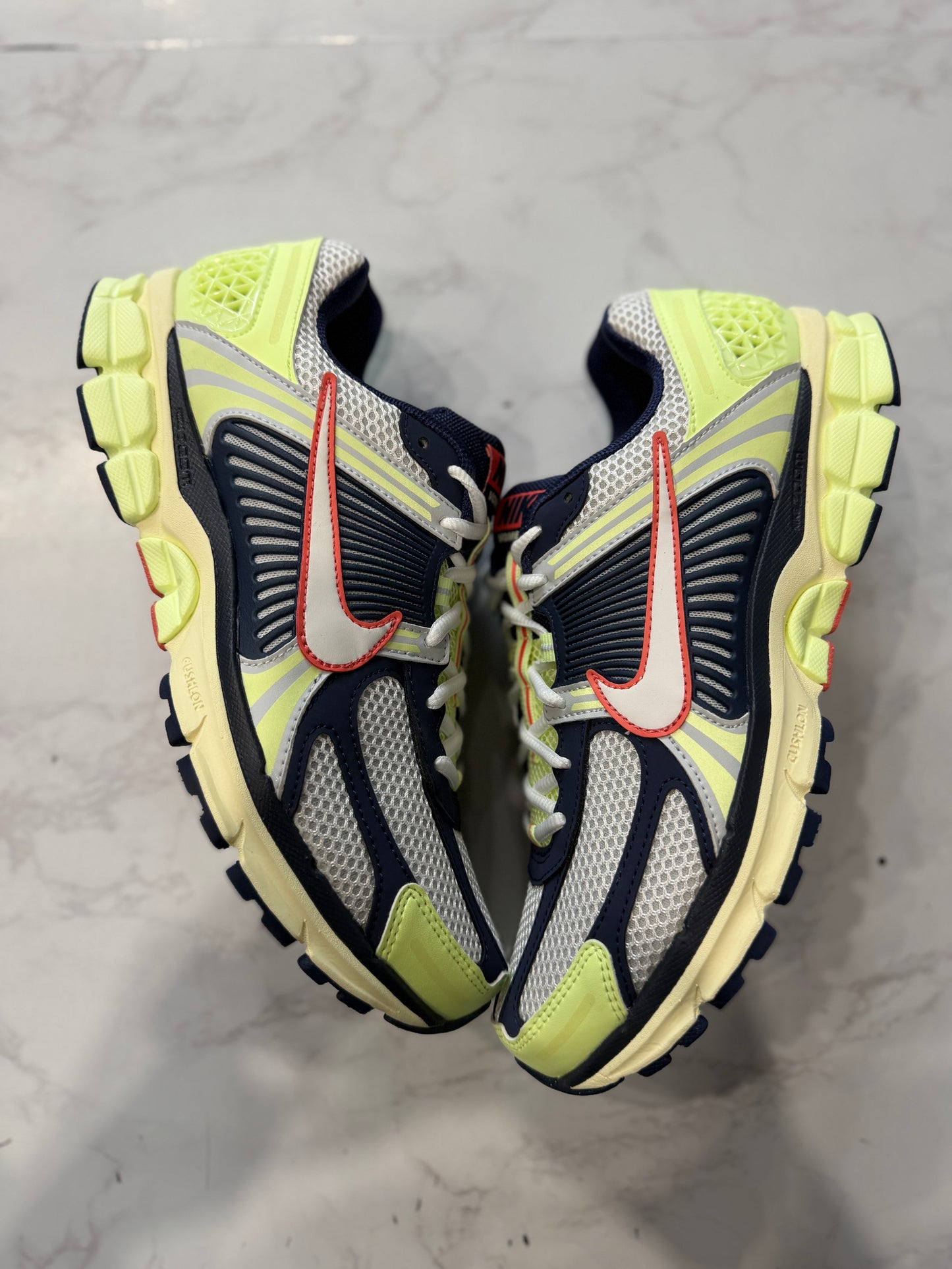 Air Zoom Vomero 5 Barely Volt Midnight Navy PRE-OWNED