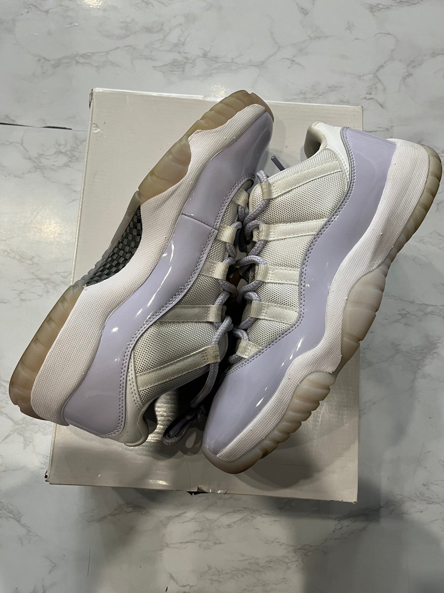 Wmns Jordan 11 Retro Low Pure Violet PRE-OWNED