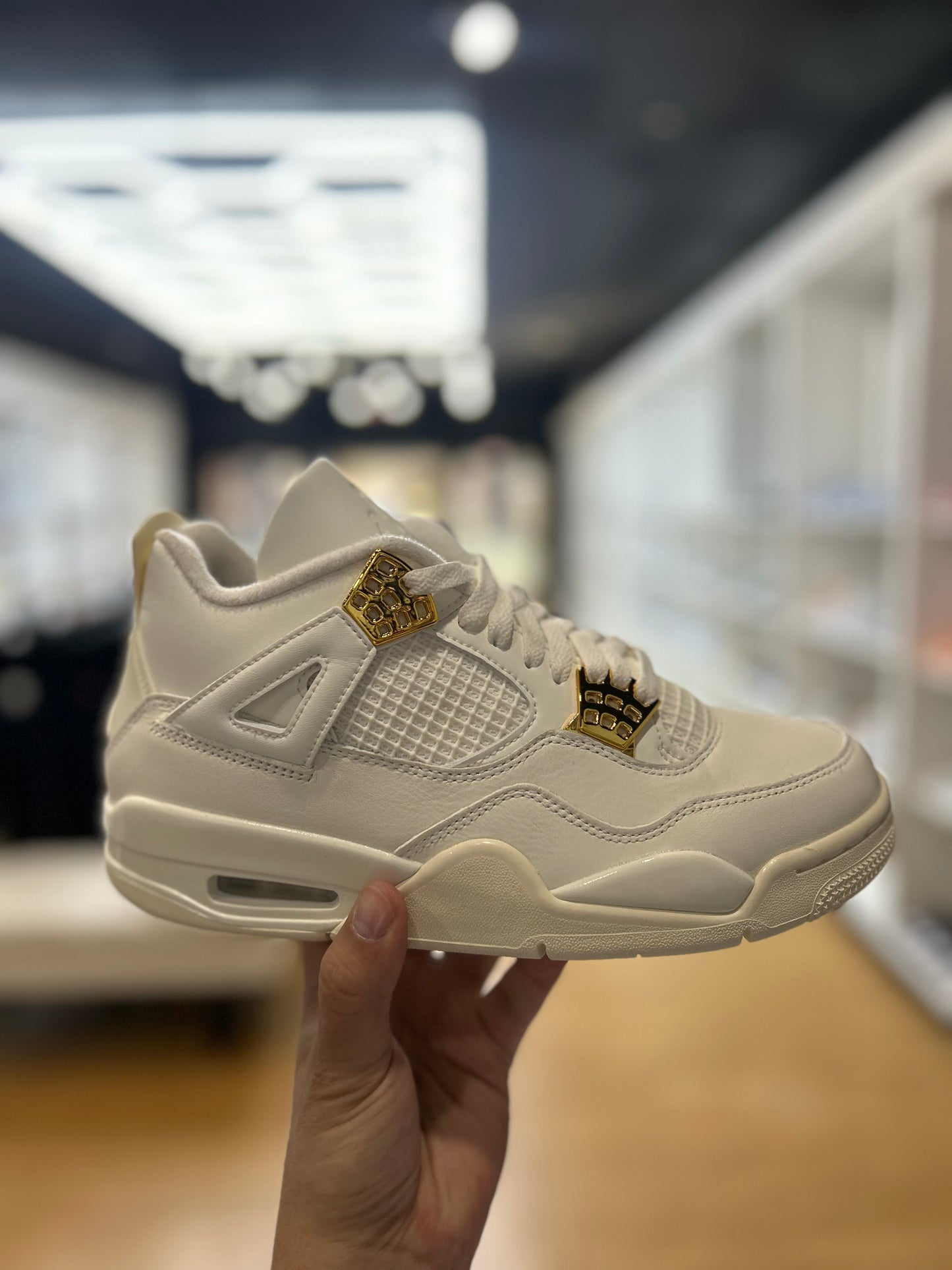 Wmns Jordan 4 Retro Metallic Gold - PRE-OWNED